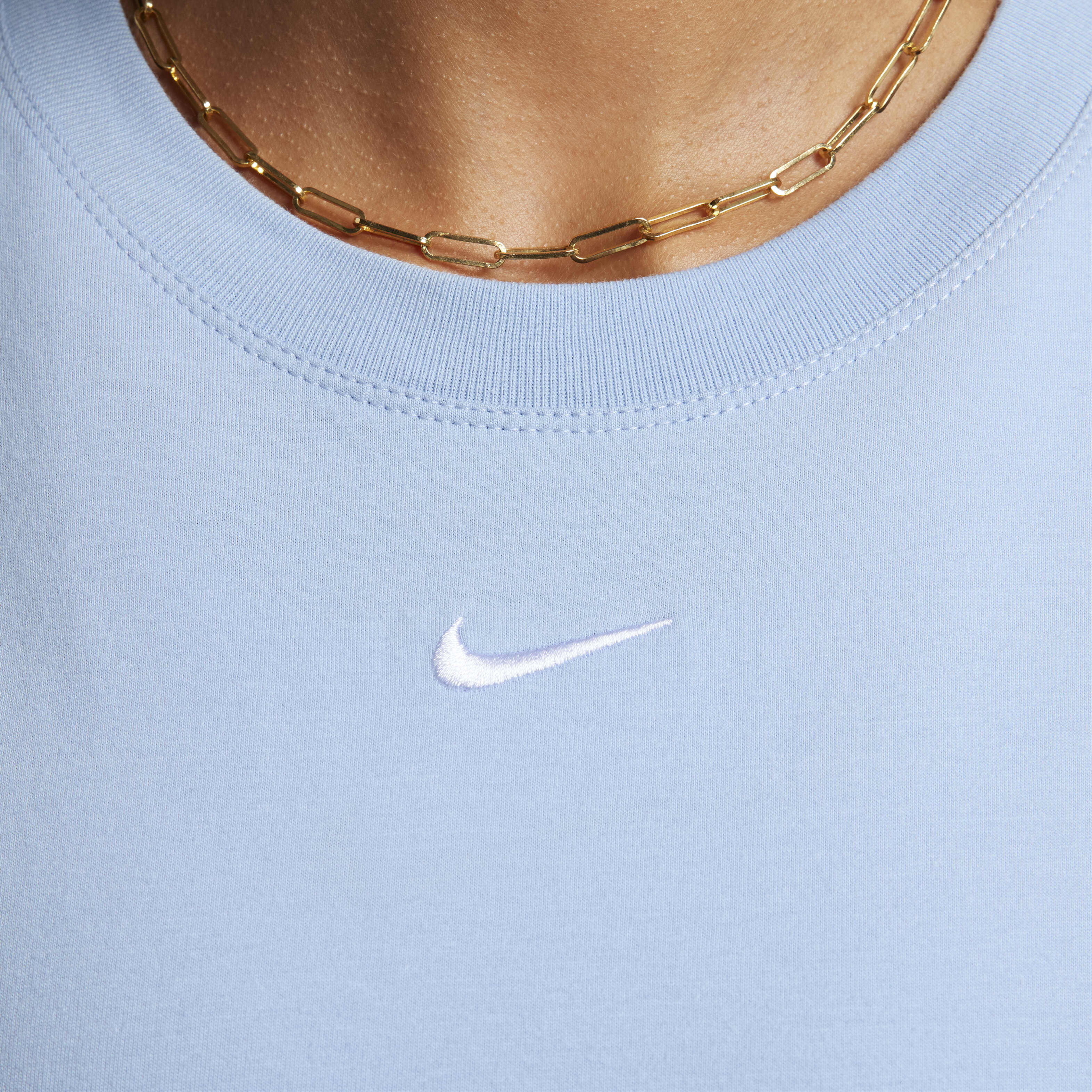 Nike Sportswear Essential image number 3