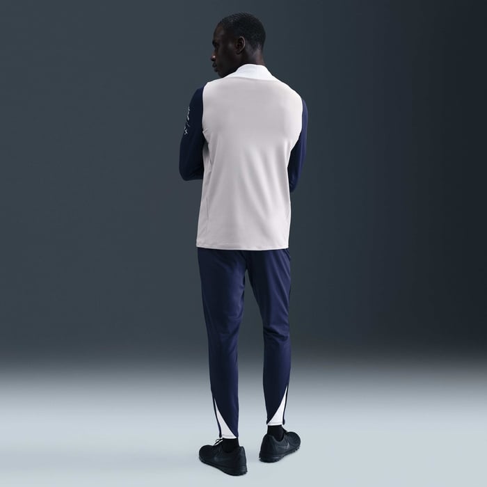 توتنهام هوتسبير سترايك image number 3 توتنهام هوتسبير سترايك image number 3