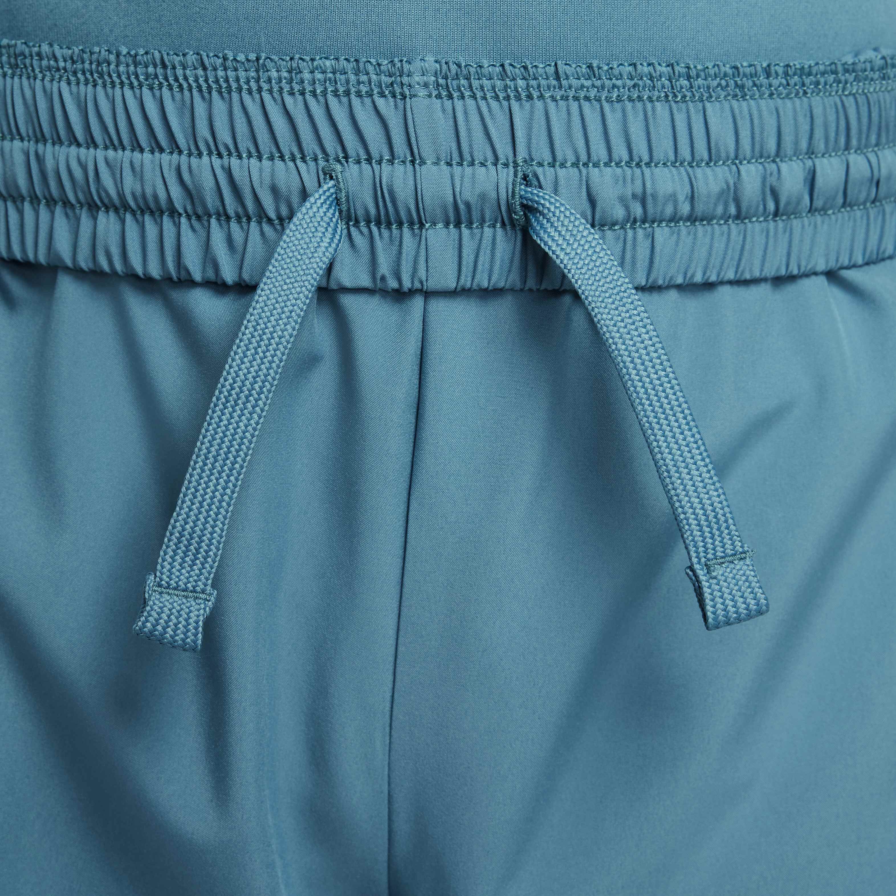 نايكي ملتي image number 3