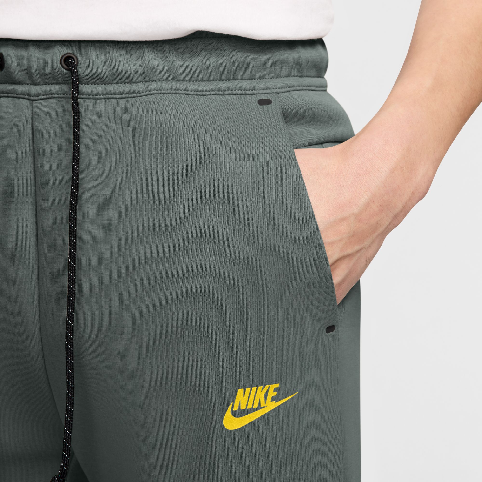 Nike Tech image number 2