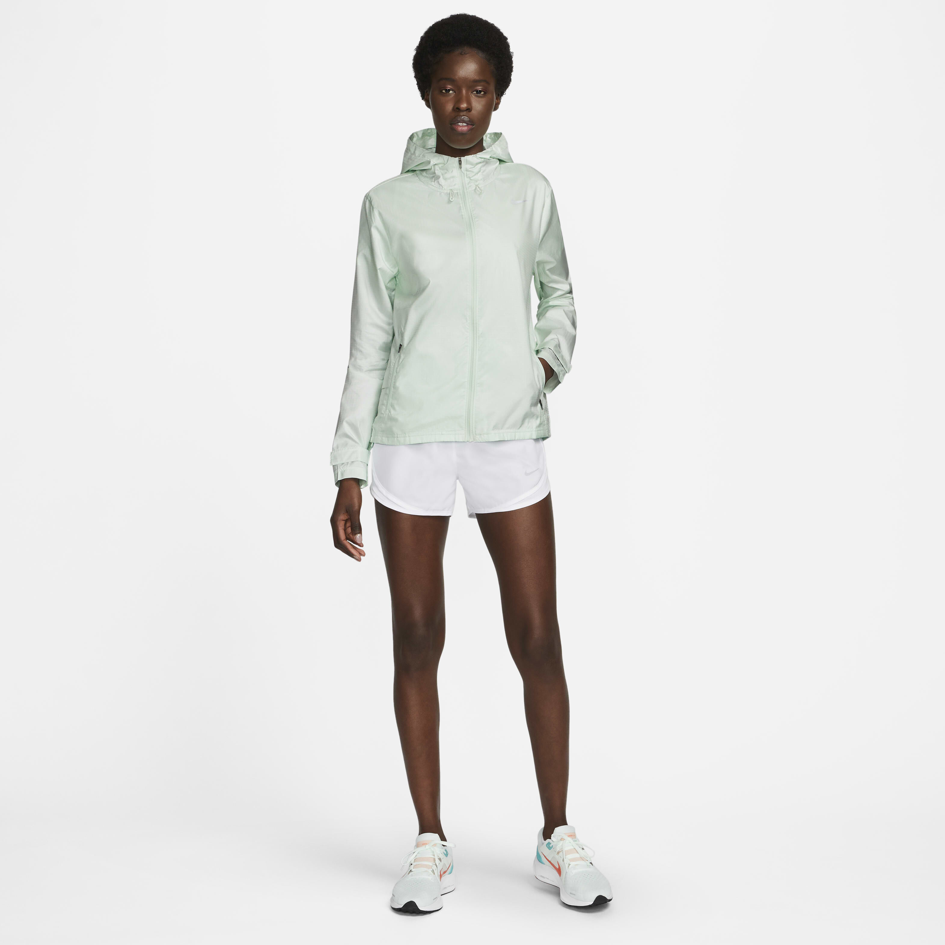 Nike Essential image number 5