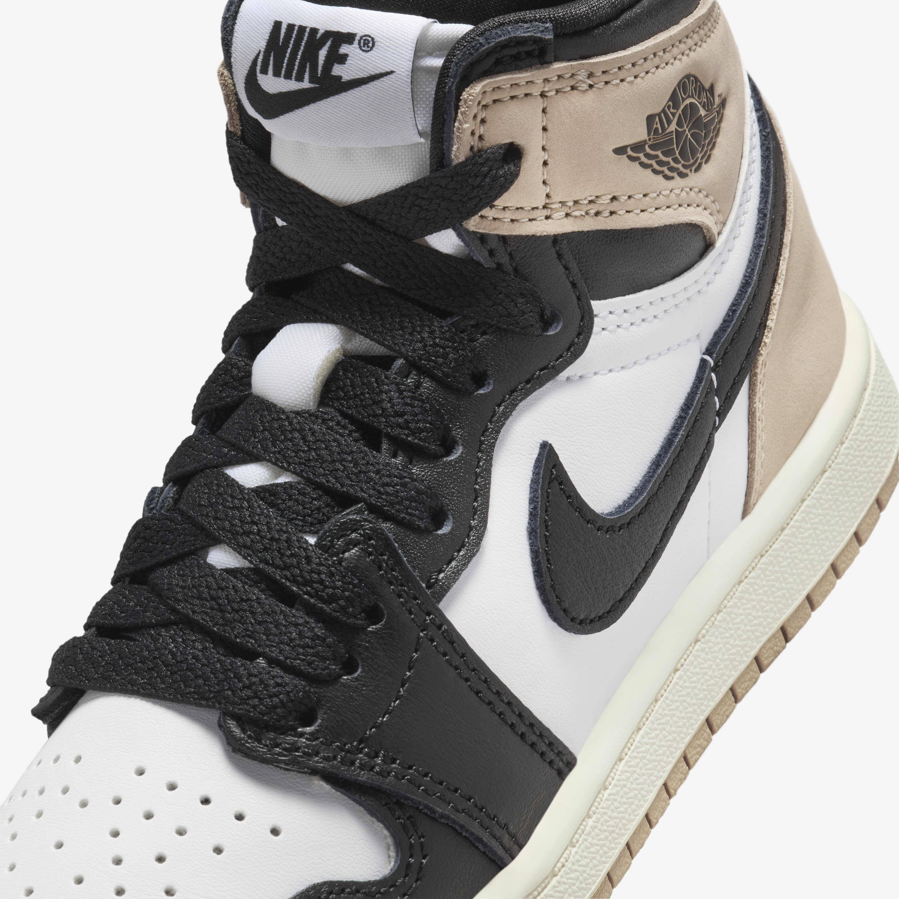 Jordan 1 Retro High OG 'White and Gold' image number 6