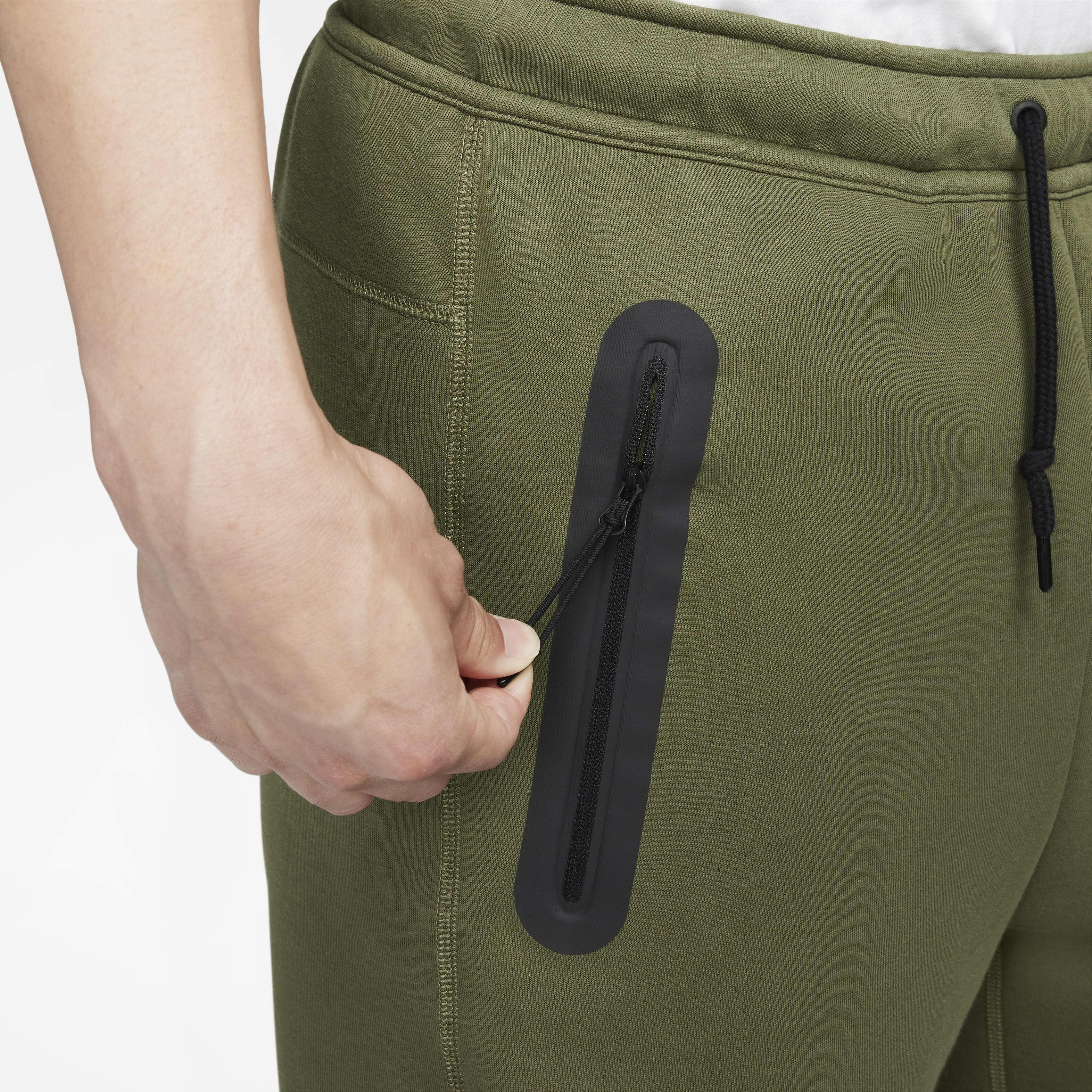 Nike Sportswear Tech Fleece image number 4