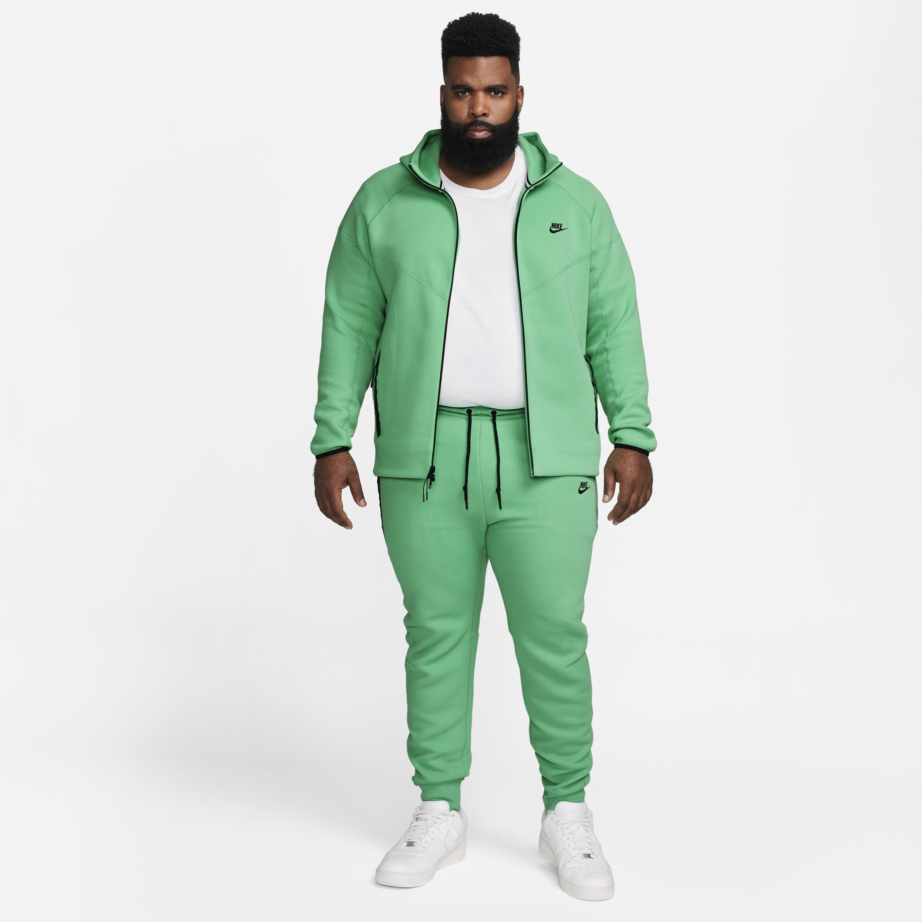 Nike Sportswear Tech Fleece image number 18