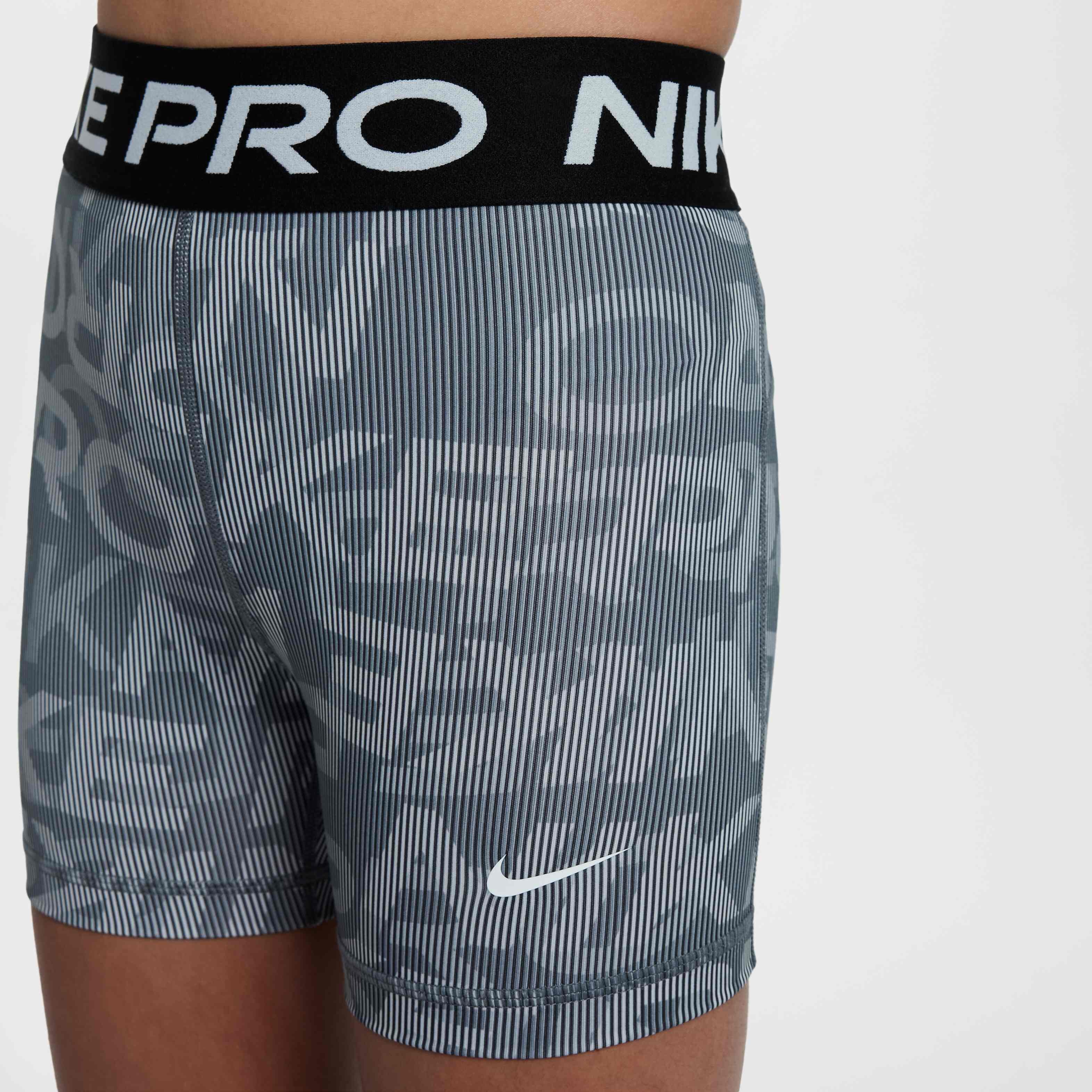 Nike Pro image number 3