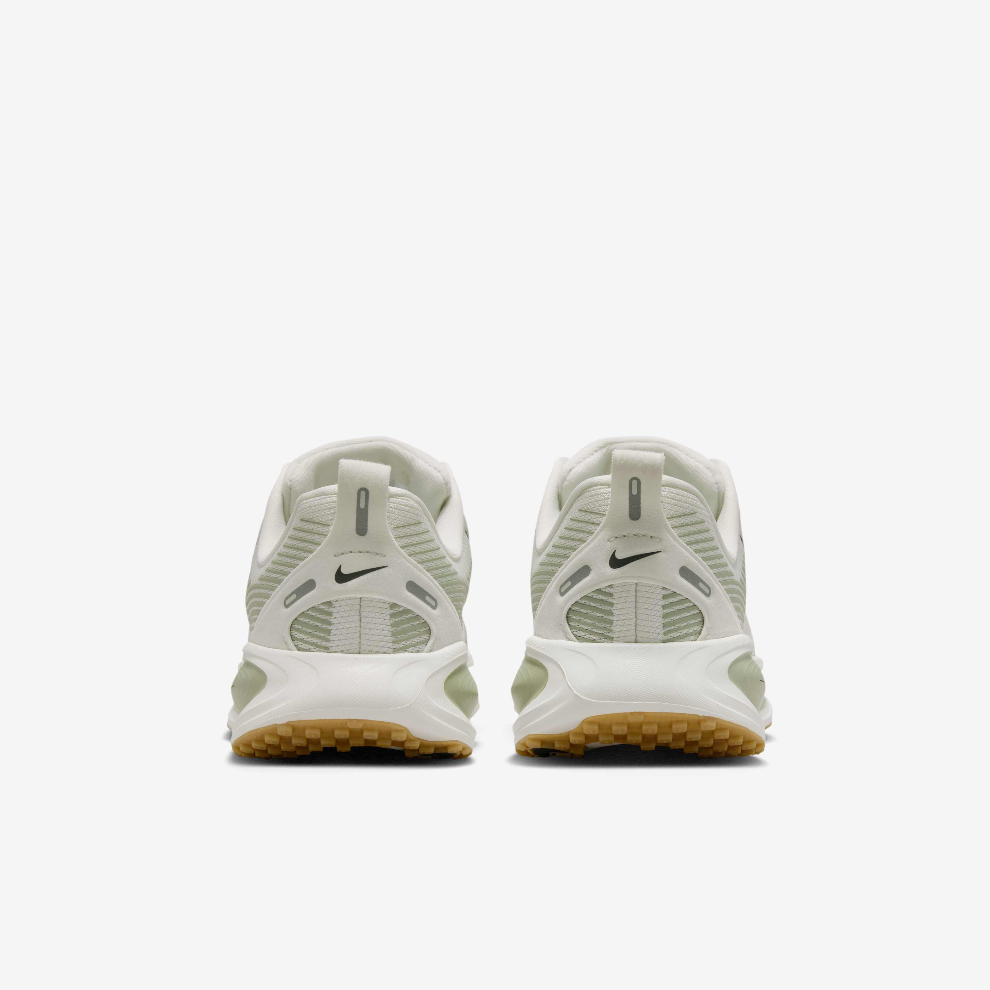 Nike Vomero 18 image number 5