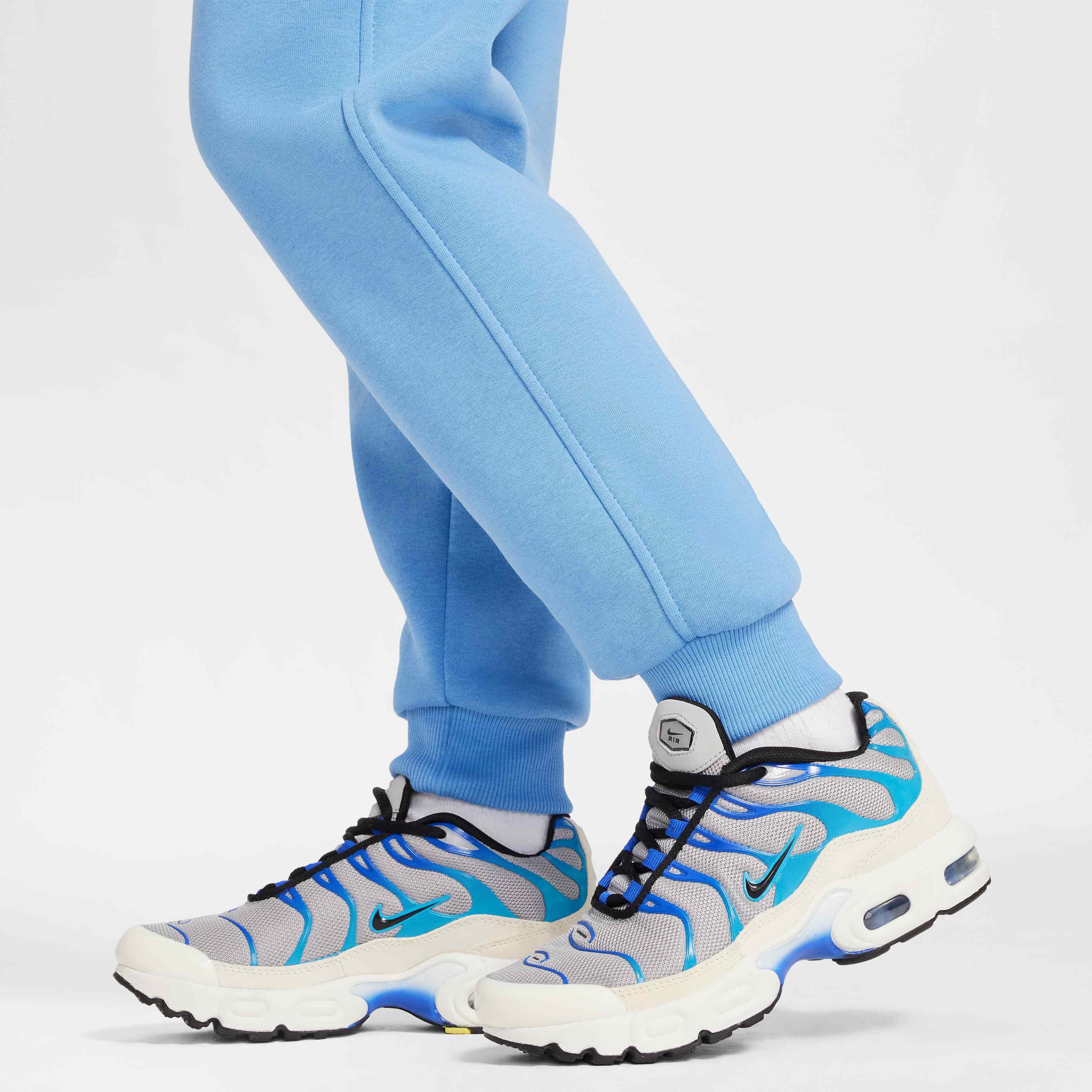 نايكي سبورتسوير كلوب فليس image number 4