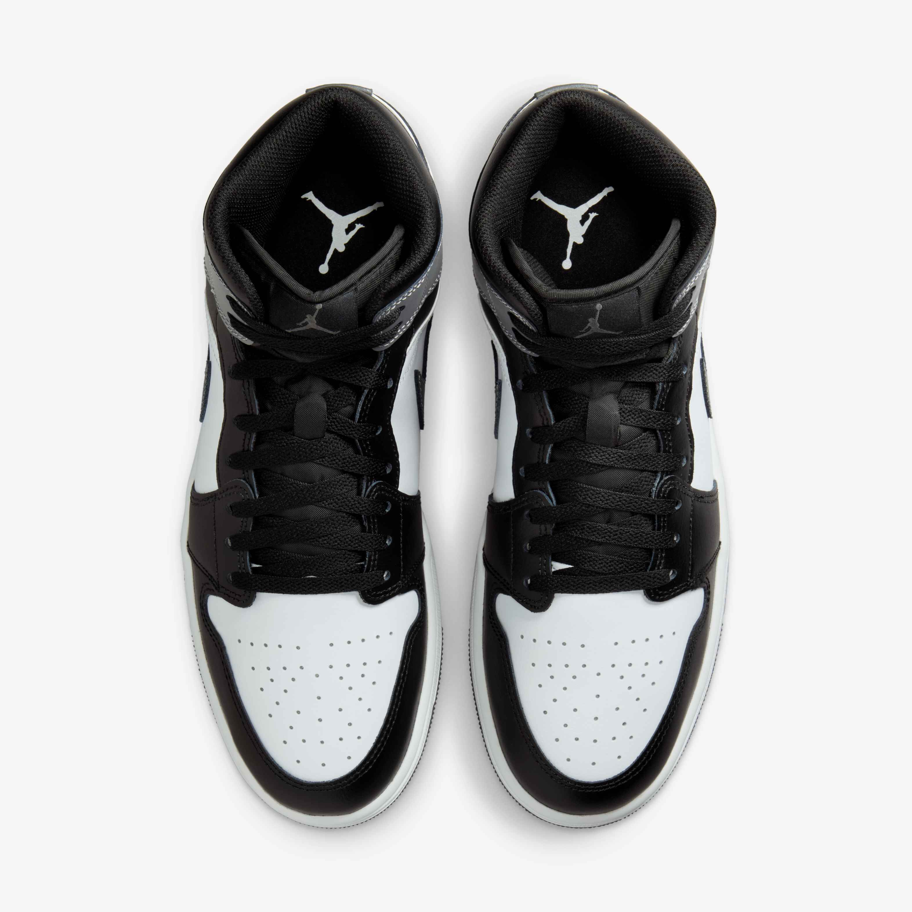 Air Jordan 1 Mid Shoes image number 3