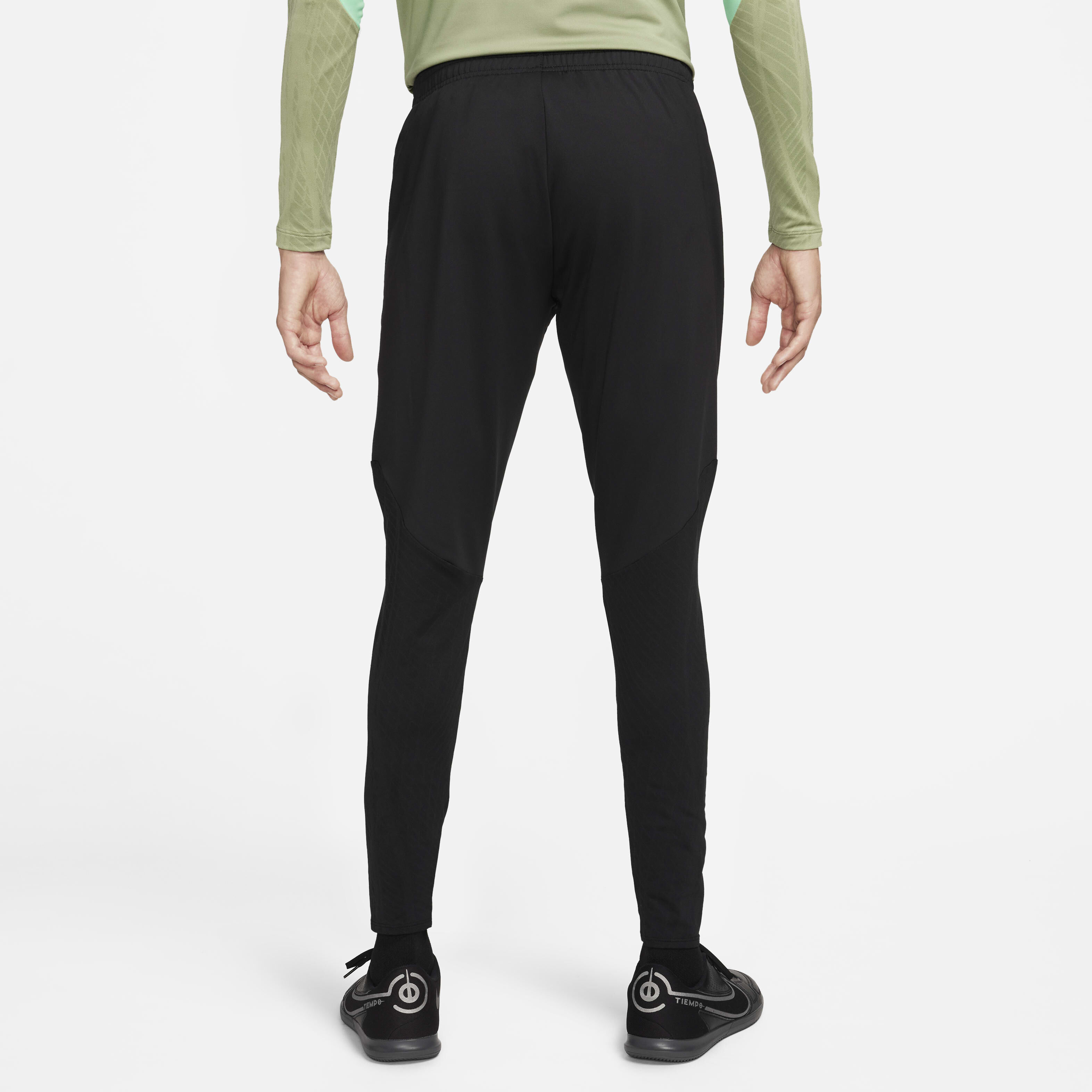 Atl&eacute;tico Madrid Strike Third image number 1