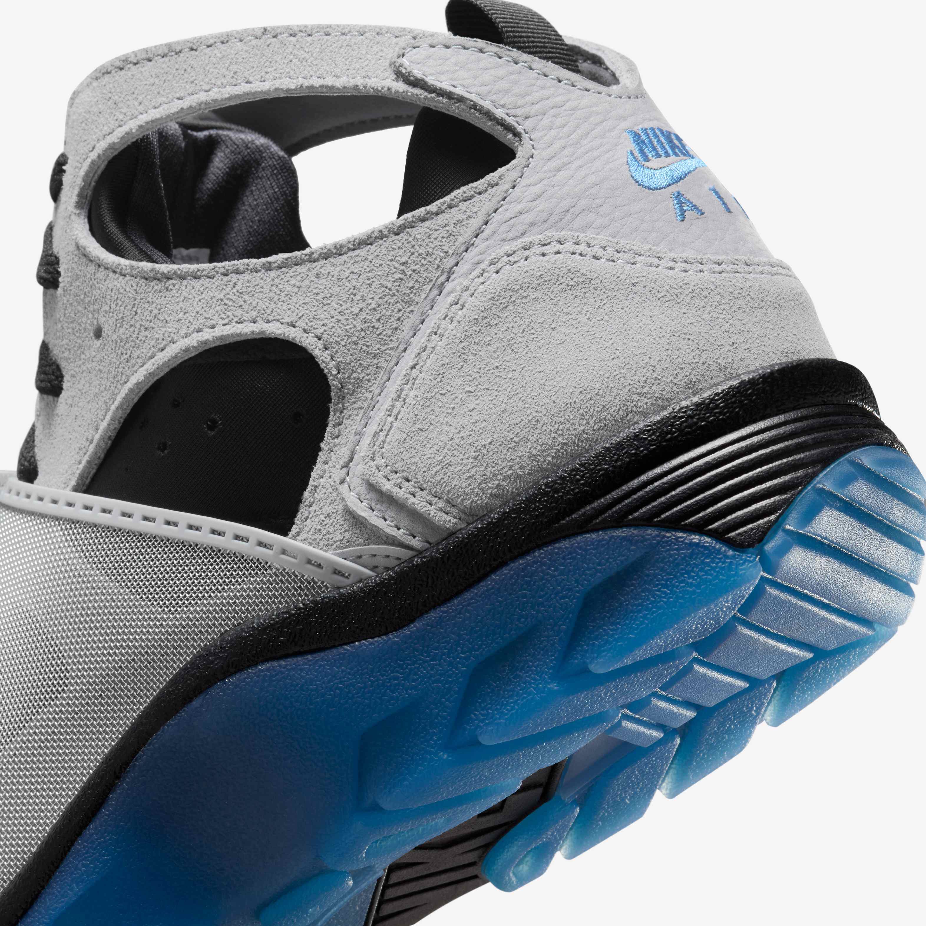 Nike Air Trainer Huarache image number 7