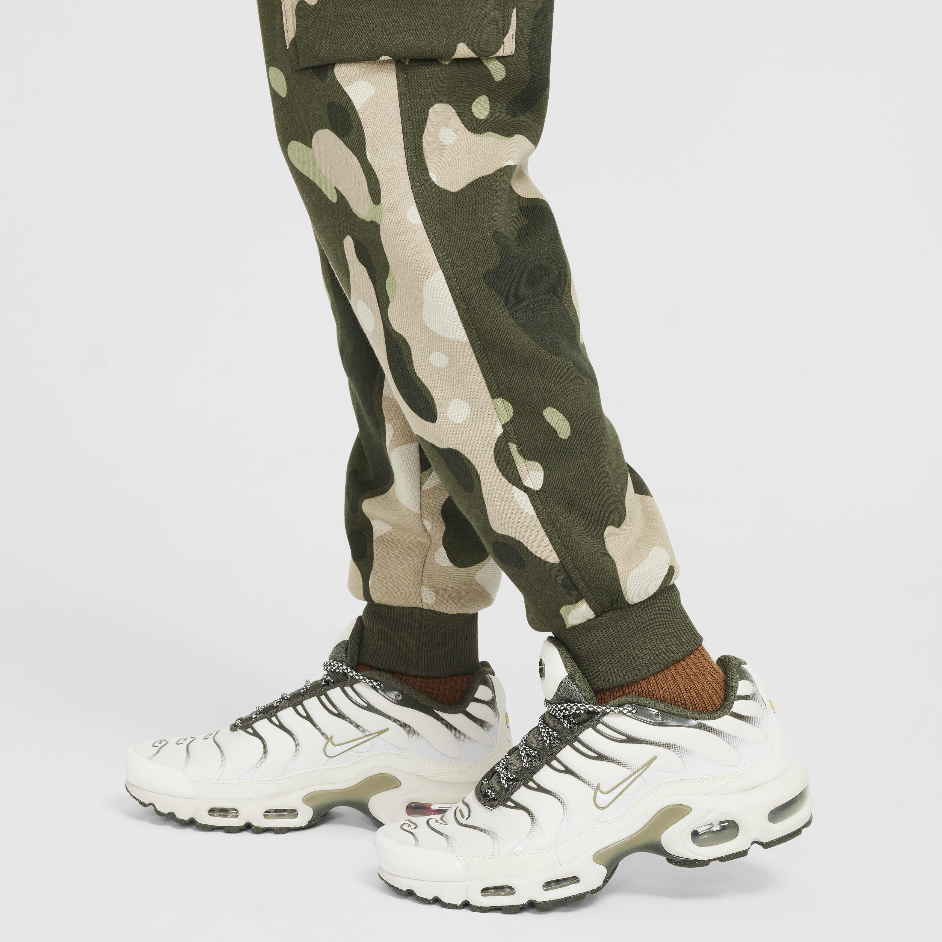Nike camouflage cargo pants online