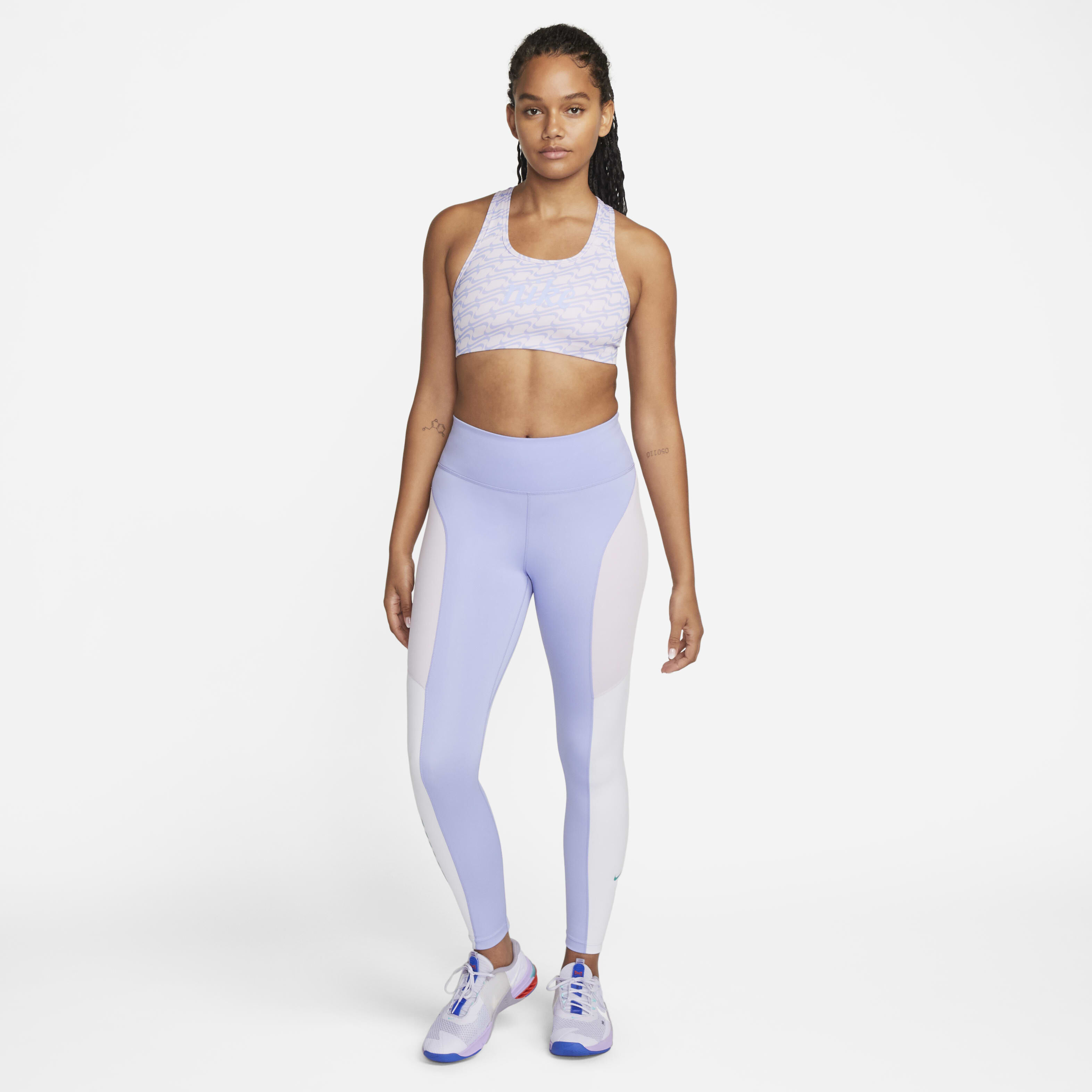 Nike Swoosh Icon Clash image number 4