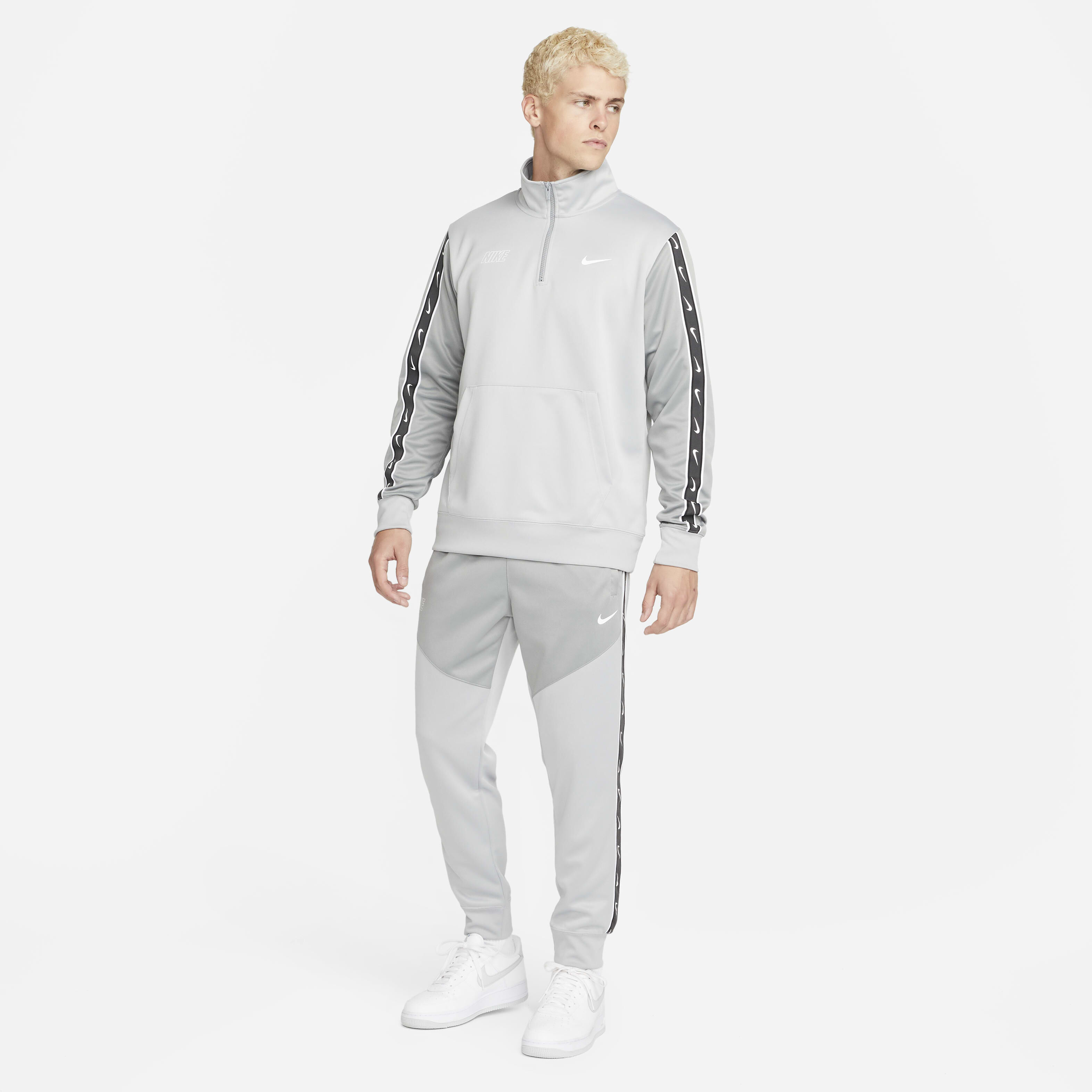 Nike Sportswear Repeat image number 4