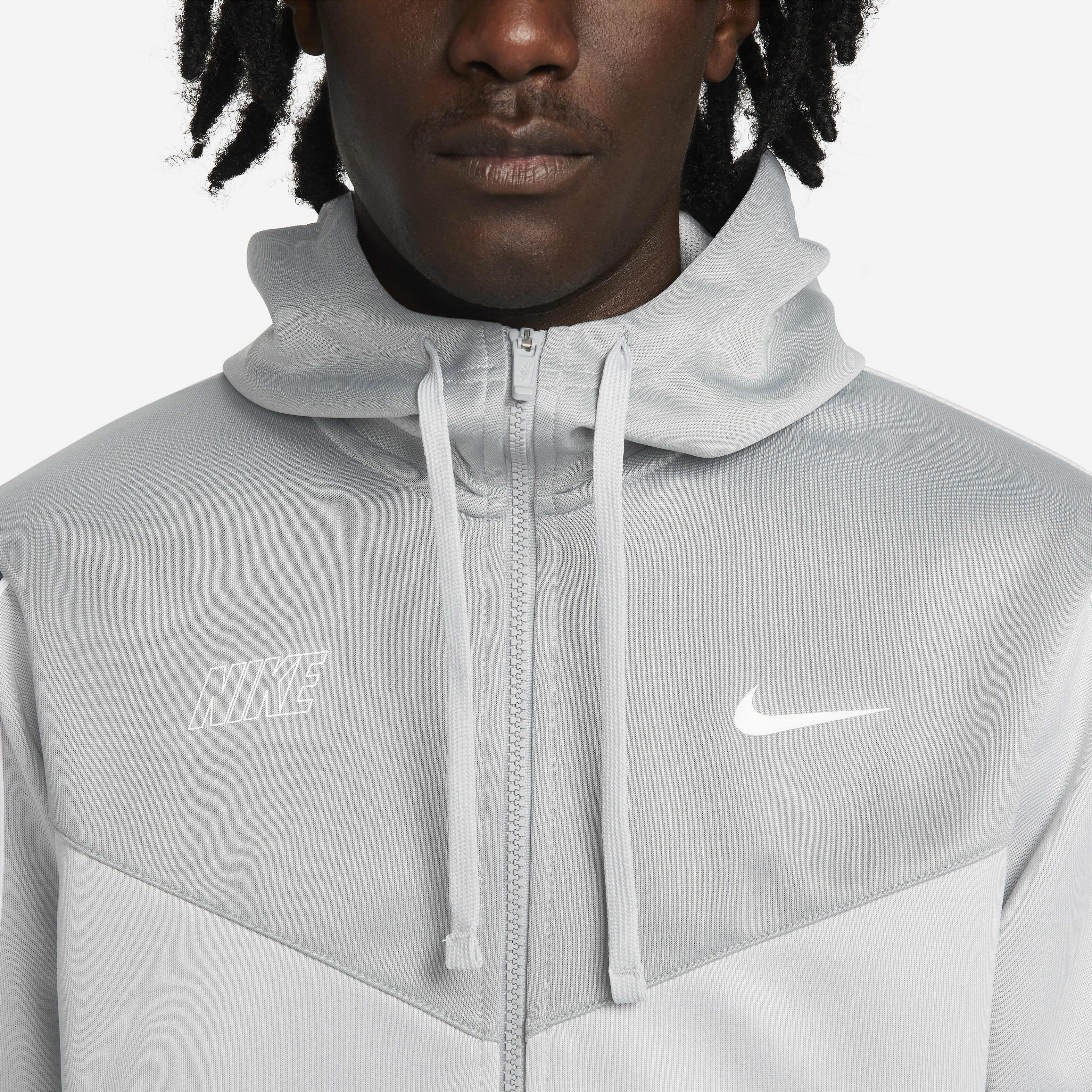 Nike Sportswear Repeat image number 2