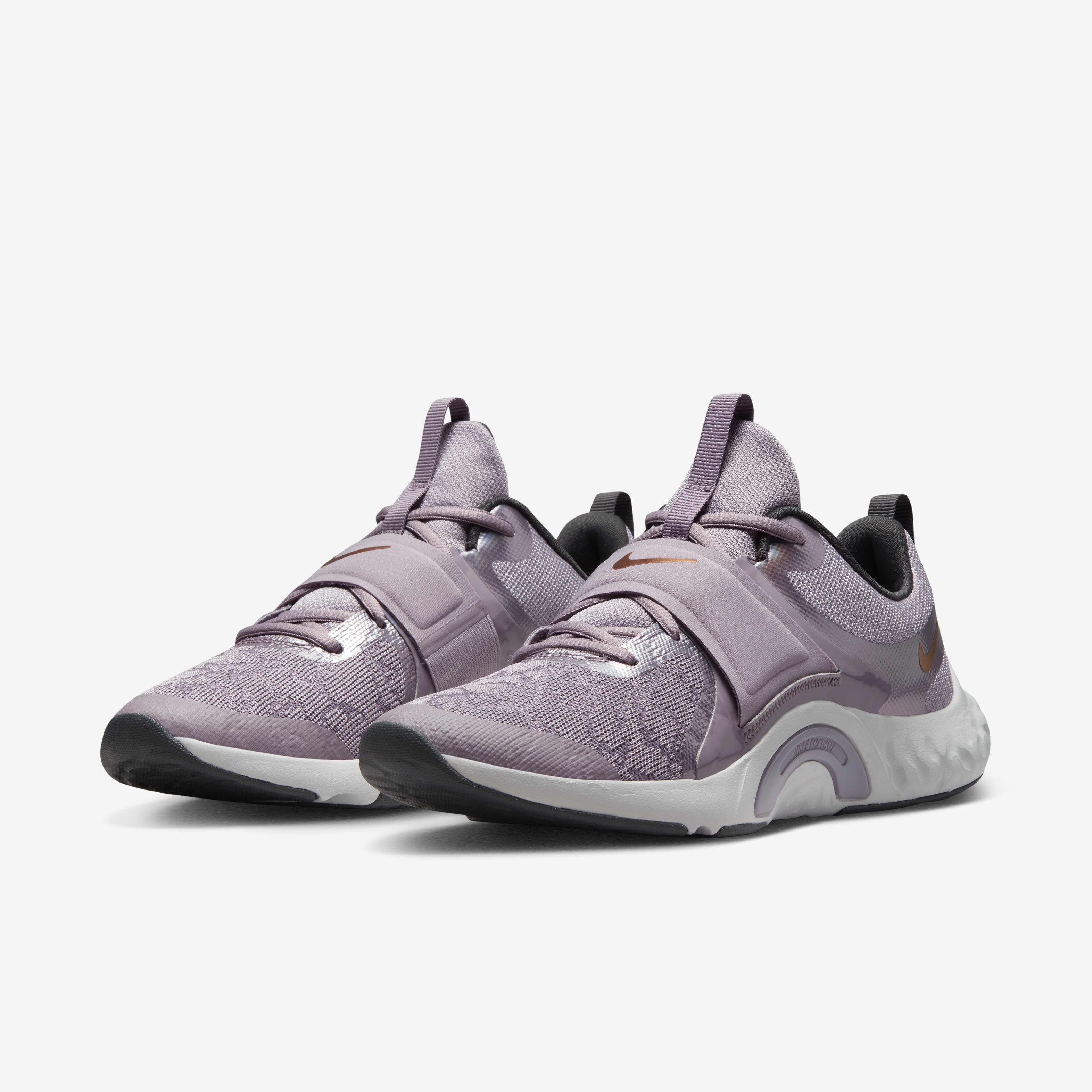 نايكي رينيو ان-سيزن تي آر 12 بريميوم image number 4