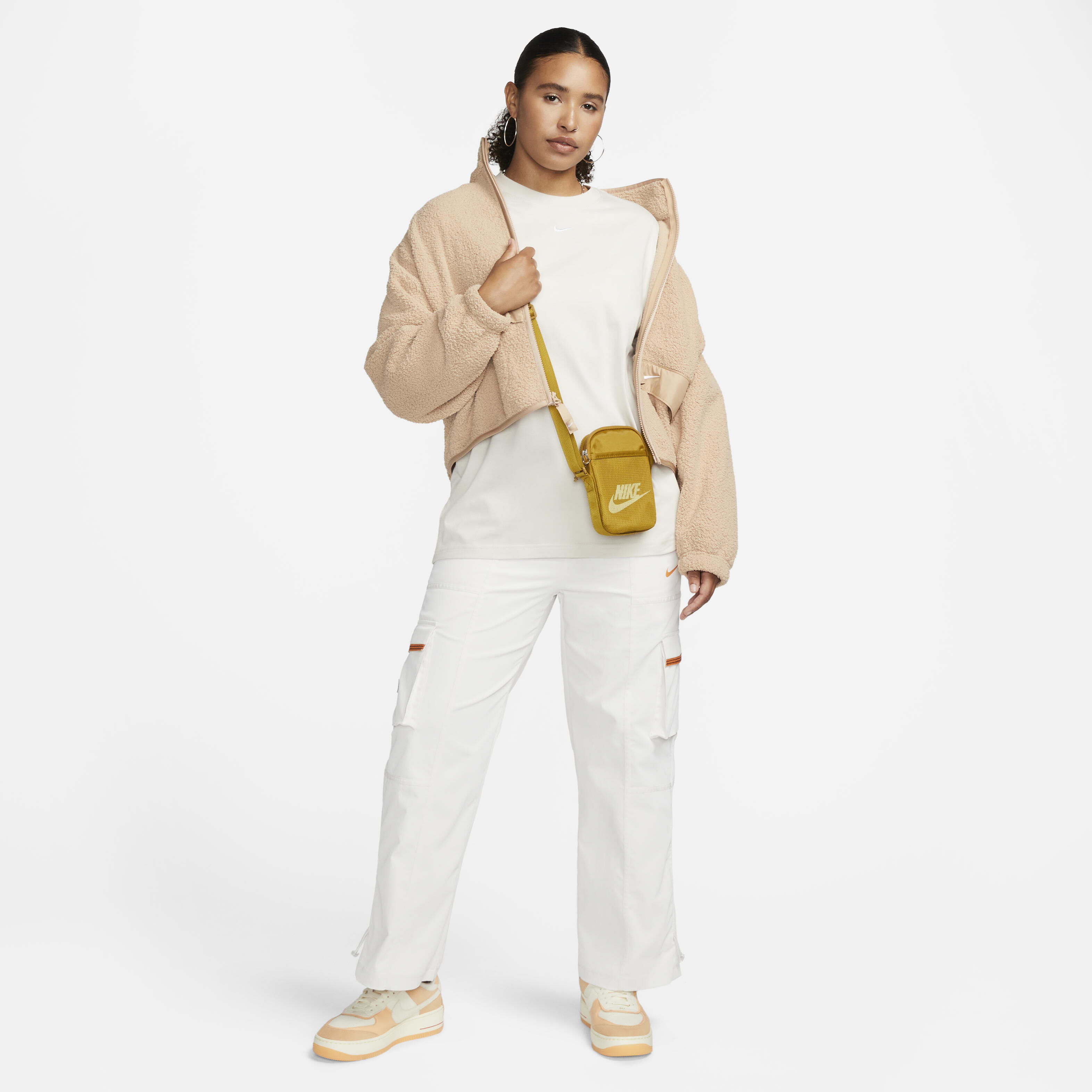 نايكي سبورتسوير ايسنشال image number 4