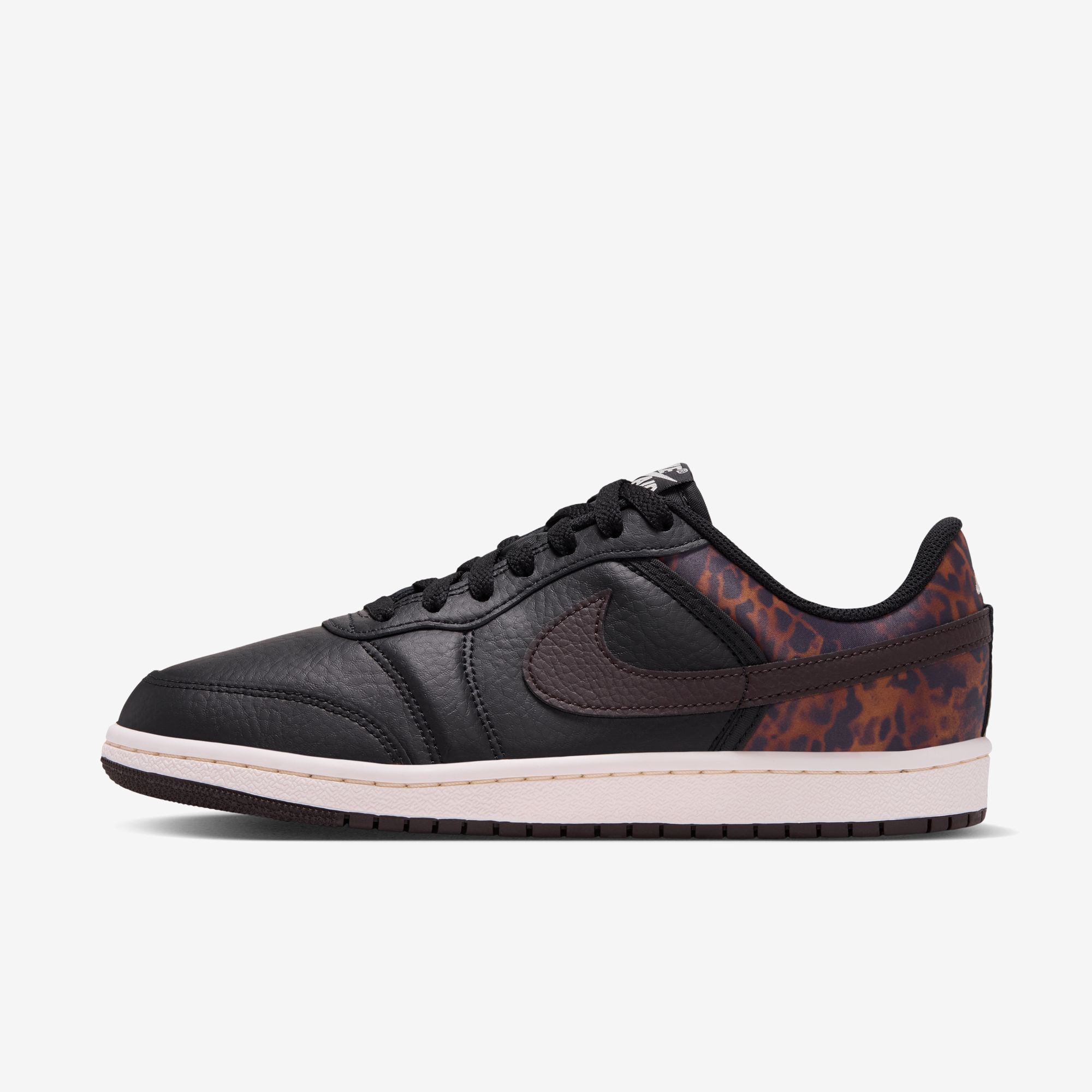 Air Jordan Skyline Low image number 0