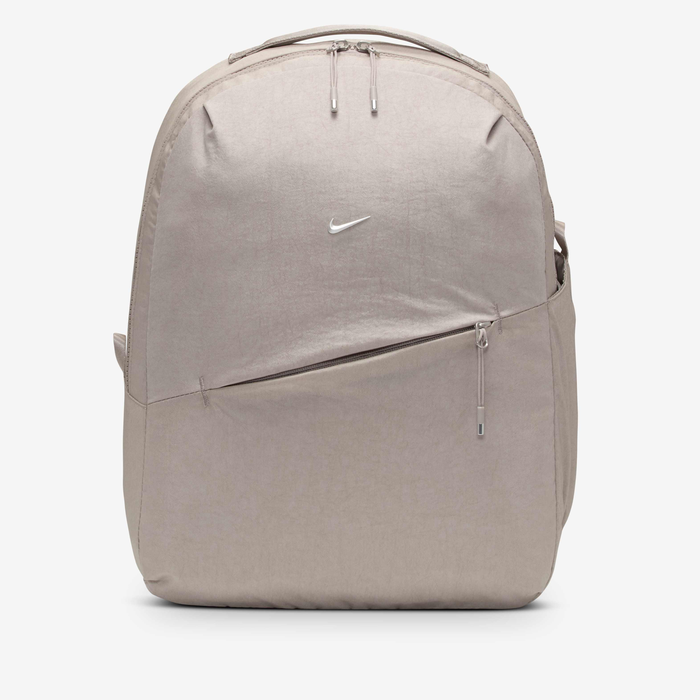 metallic nike logo backpacks Varsity Elite Backpack A small but mighty bag Nike Heritage Crystal Backpack (25L).