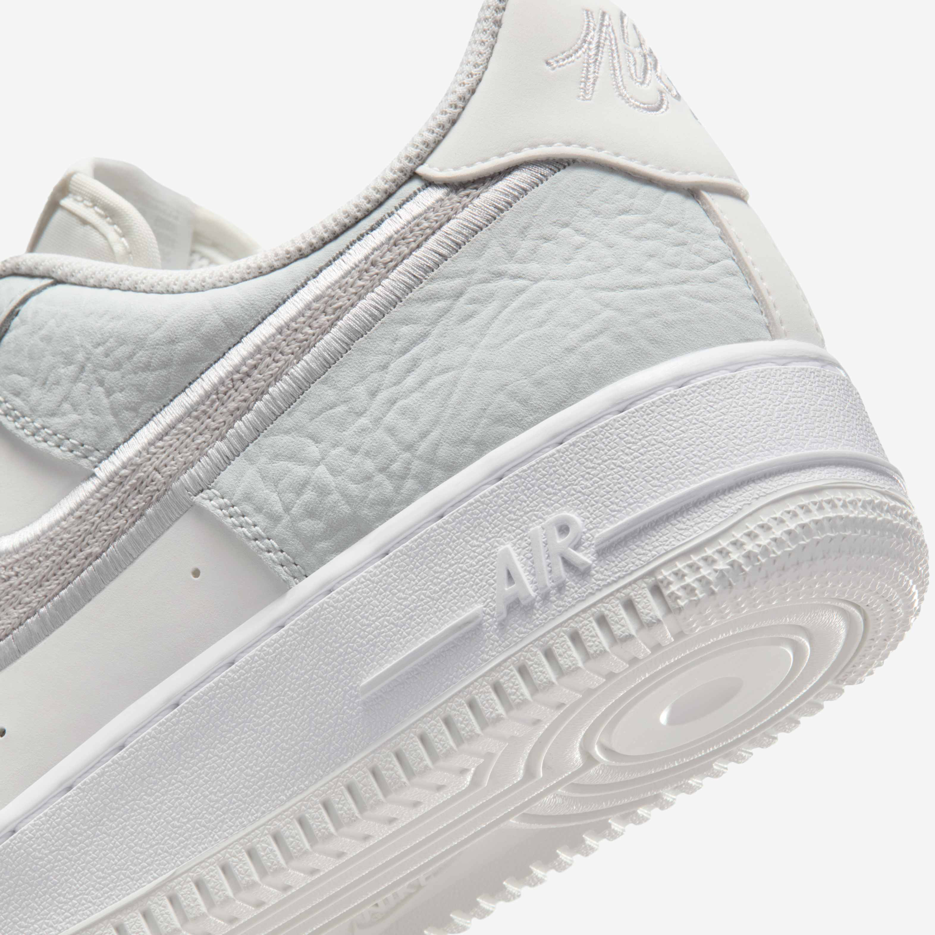 Nike Air Force 1 '07 LV8 image number 7