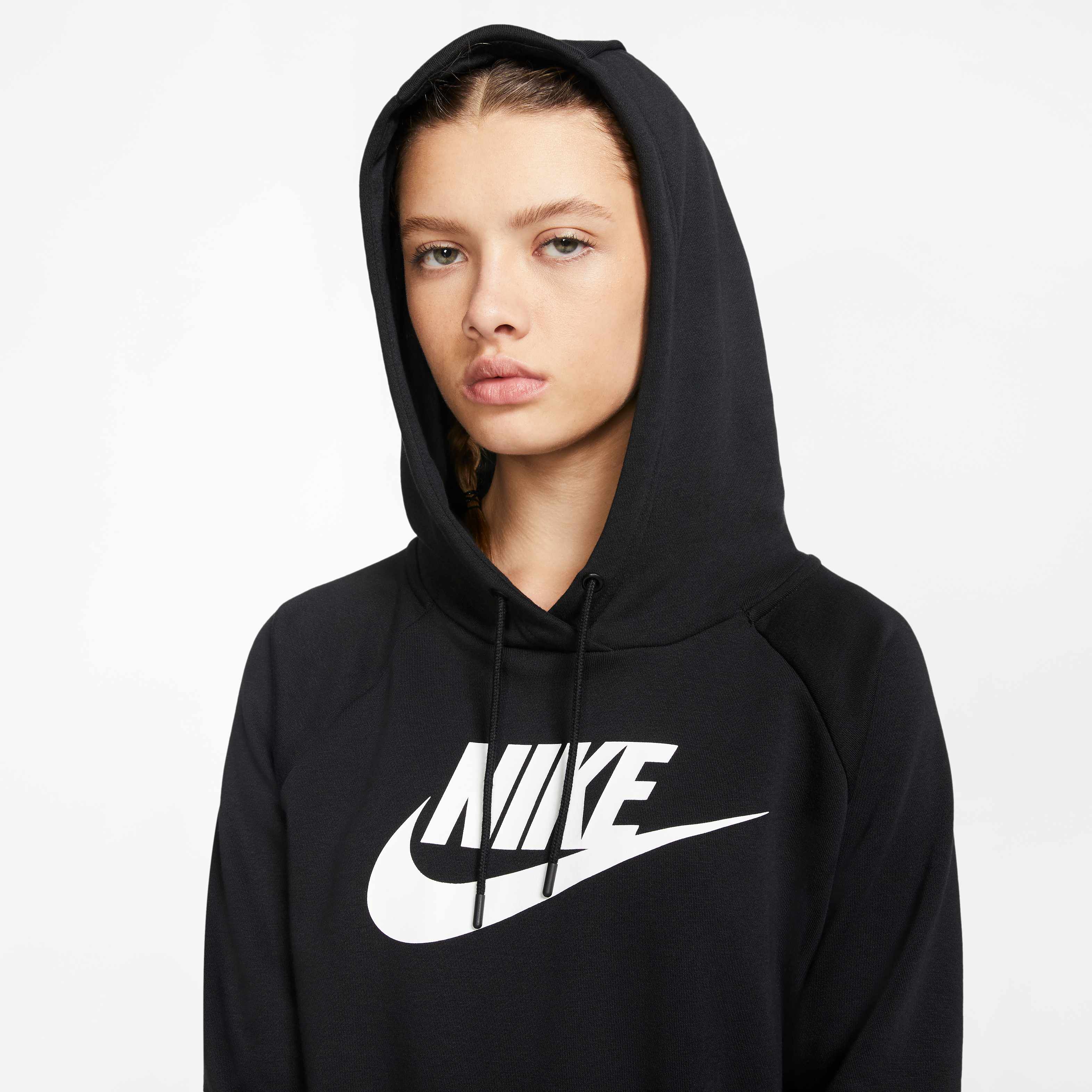 Nike Sportswear Essential image number 2