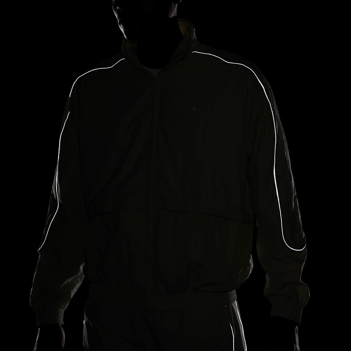 نايكي سبورتسوير سولو سووش image number 8 نايكي سبورتسوير سولو سووش image number 8