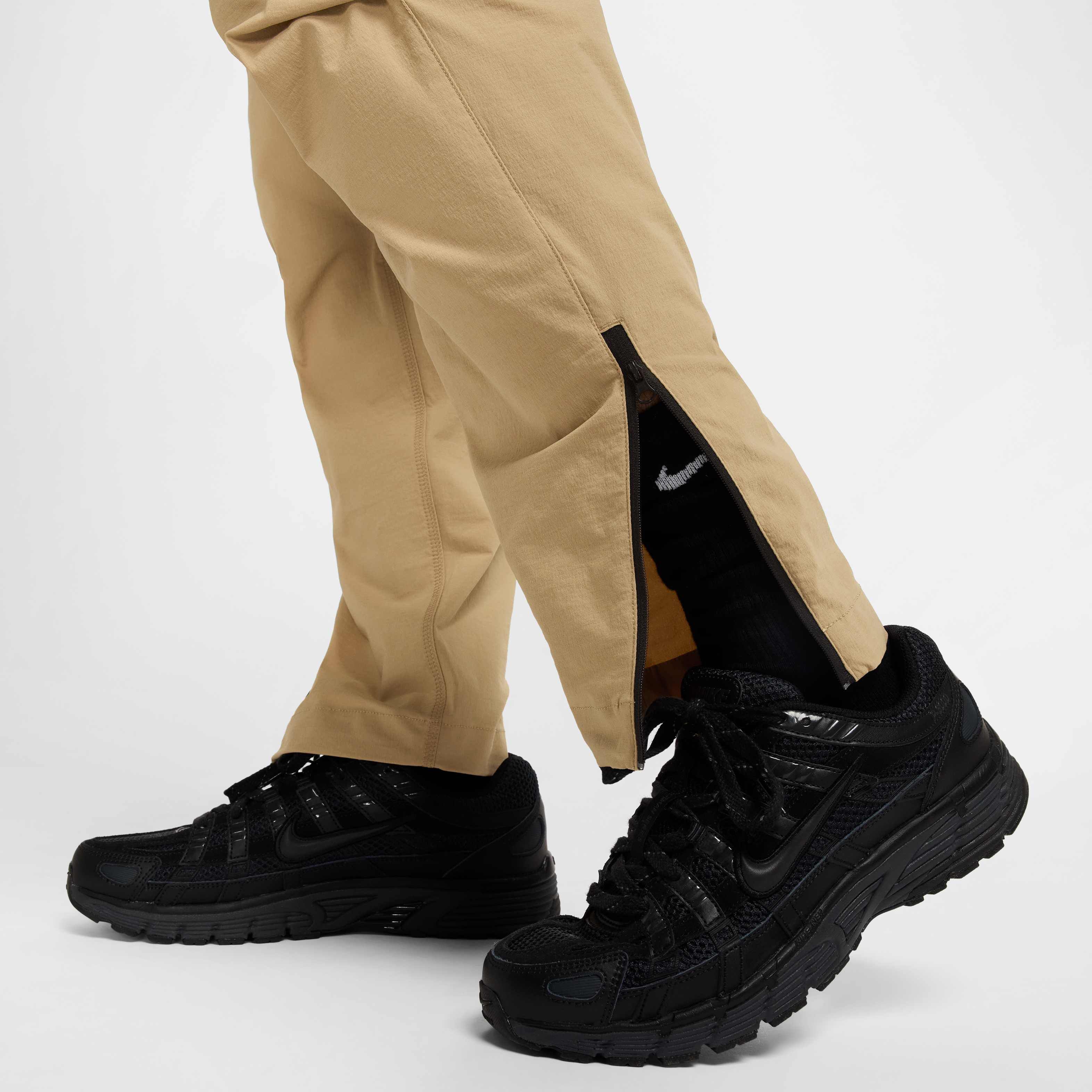 ★★Nike★★ Tech Woven Pants M Parachute Beige Black HM8242 Nike Training Pants Tech Woven Oversized - Beige/Black