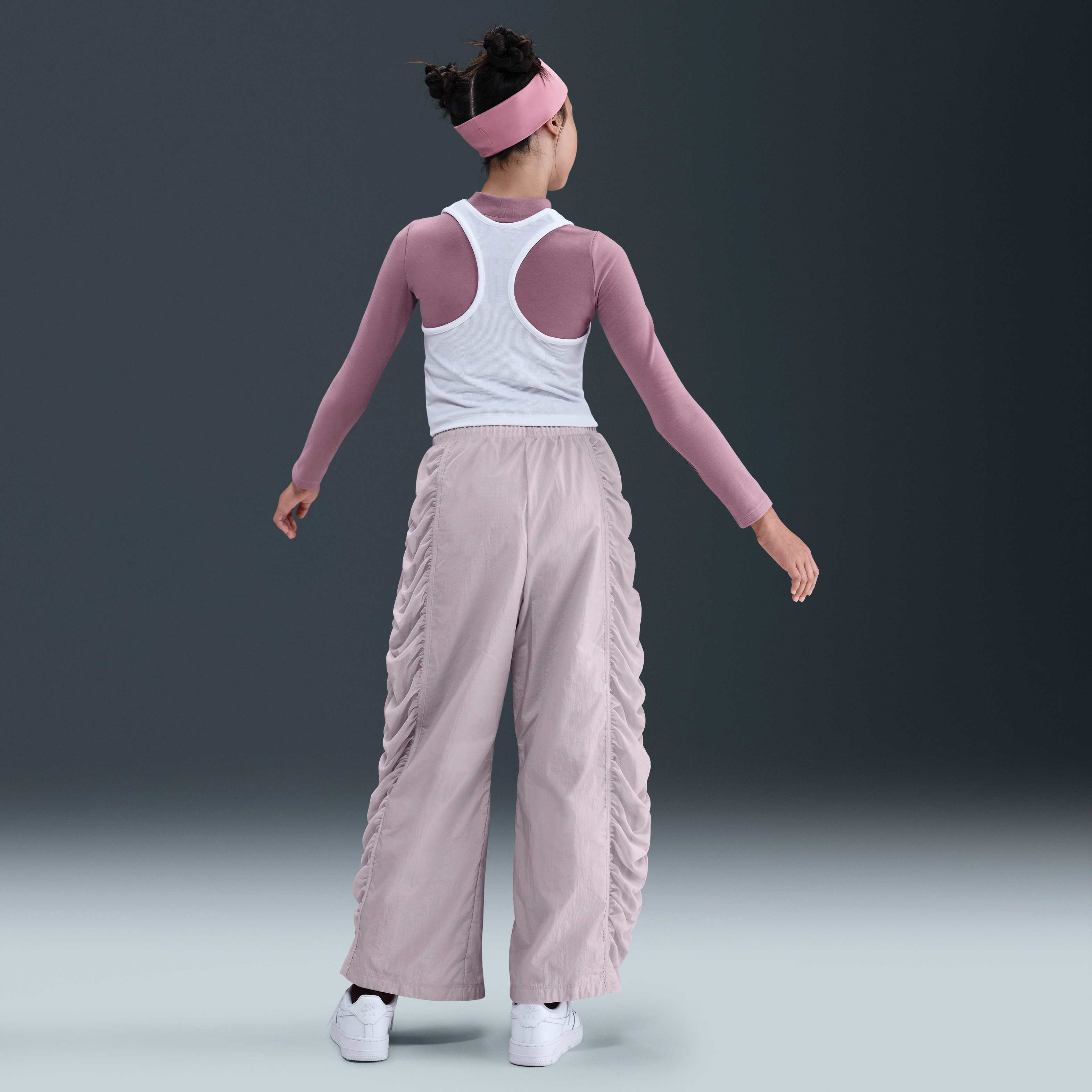 نايكي سبورتسوير image number 3