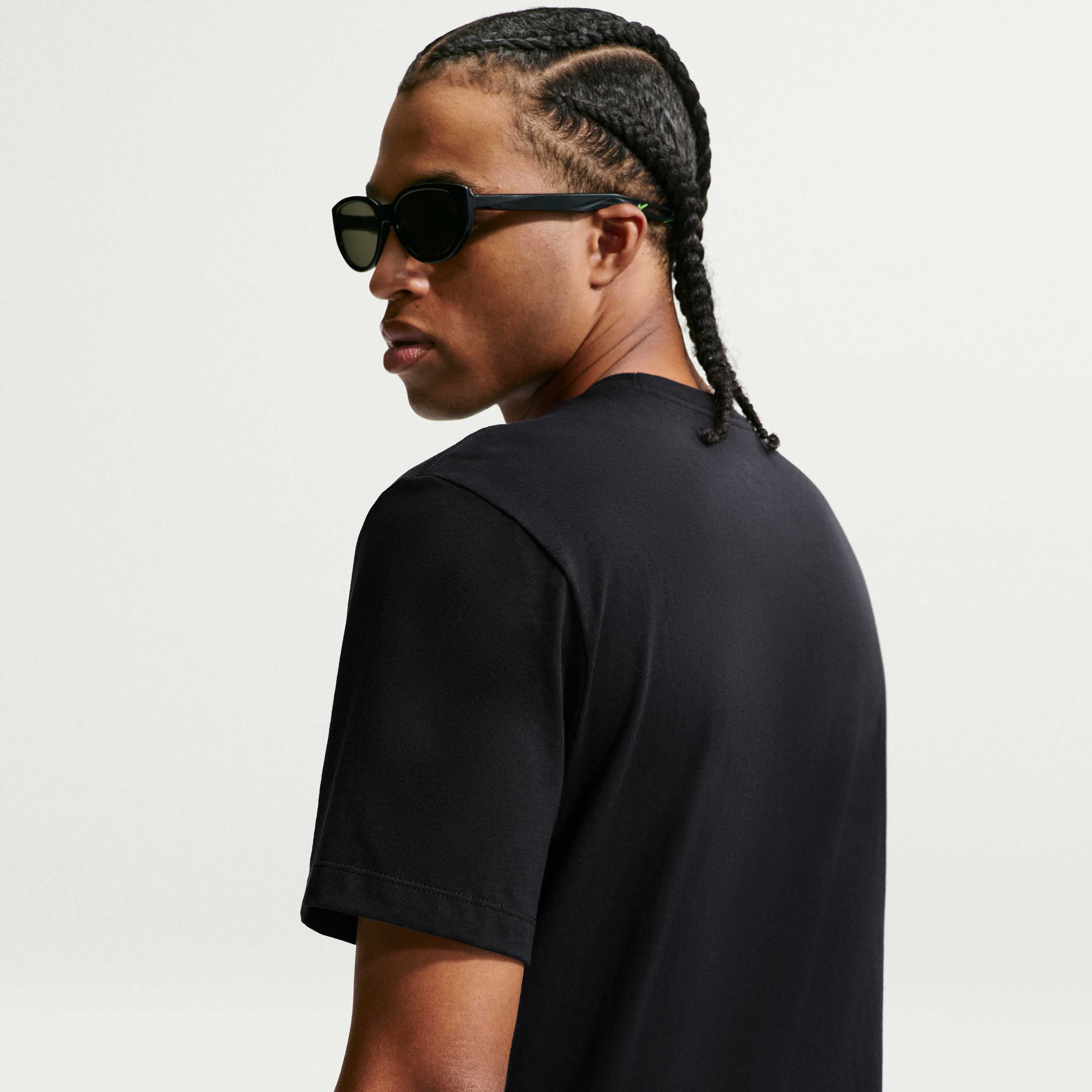 نايكي سبورتسوير سووش image number 1