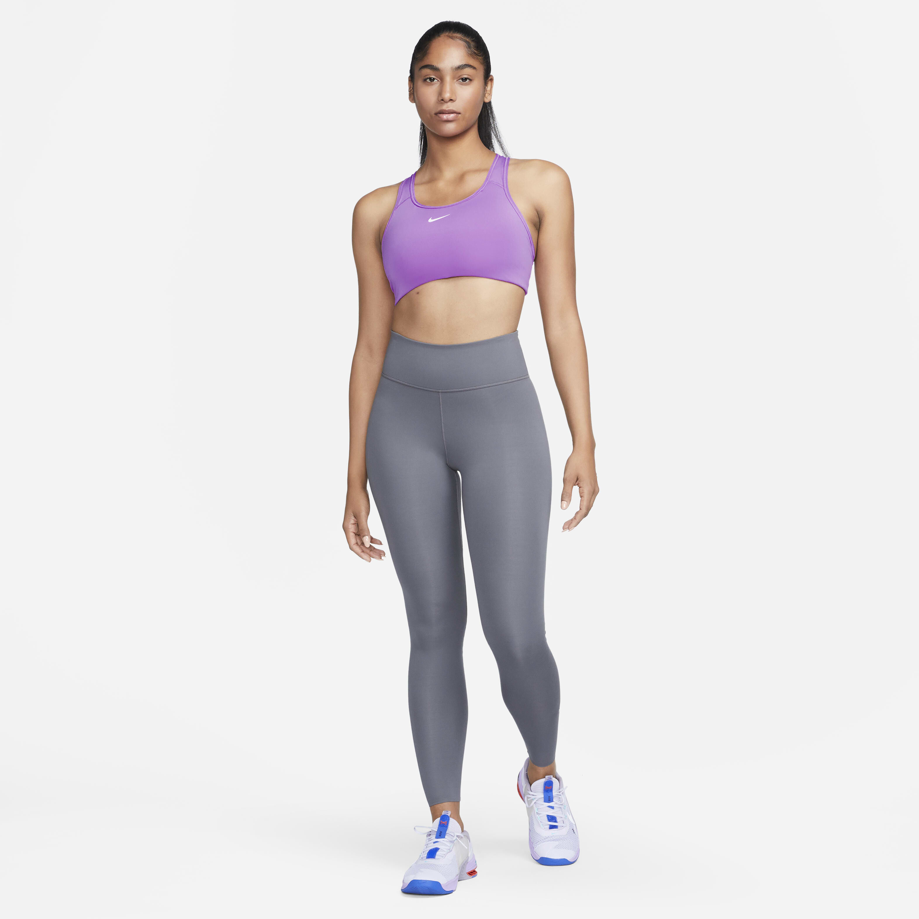 نايكي سووش image number 7