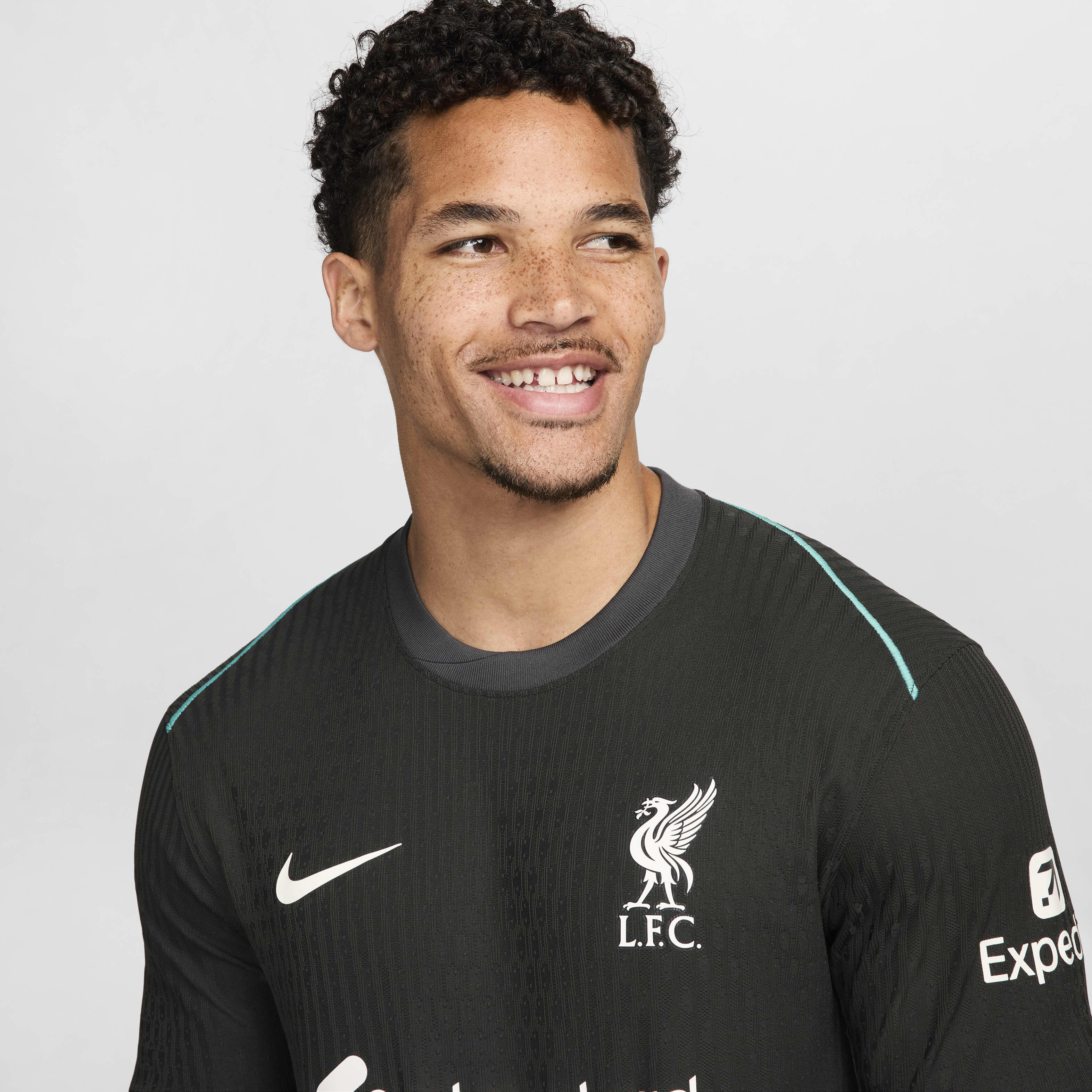 Liverpool F.C. 2024/25 Match Away image number 2