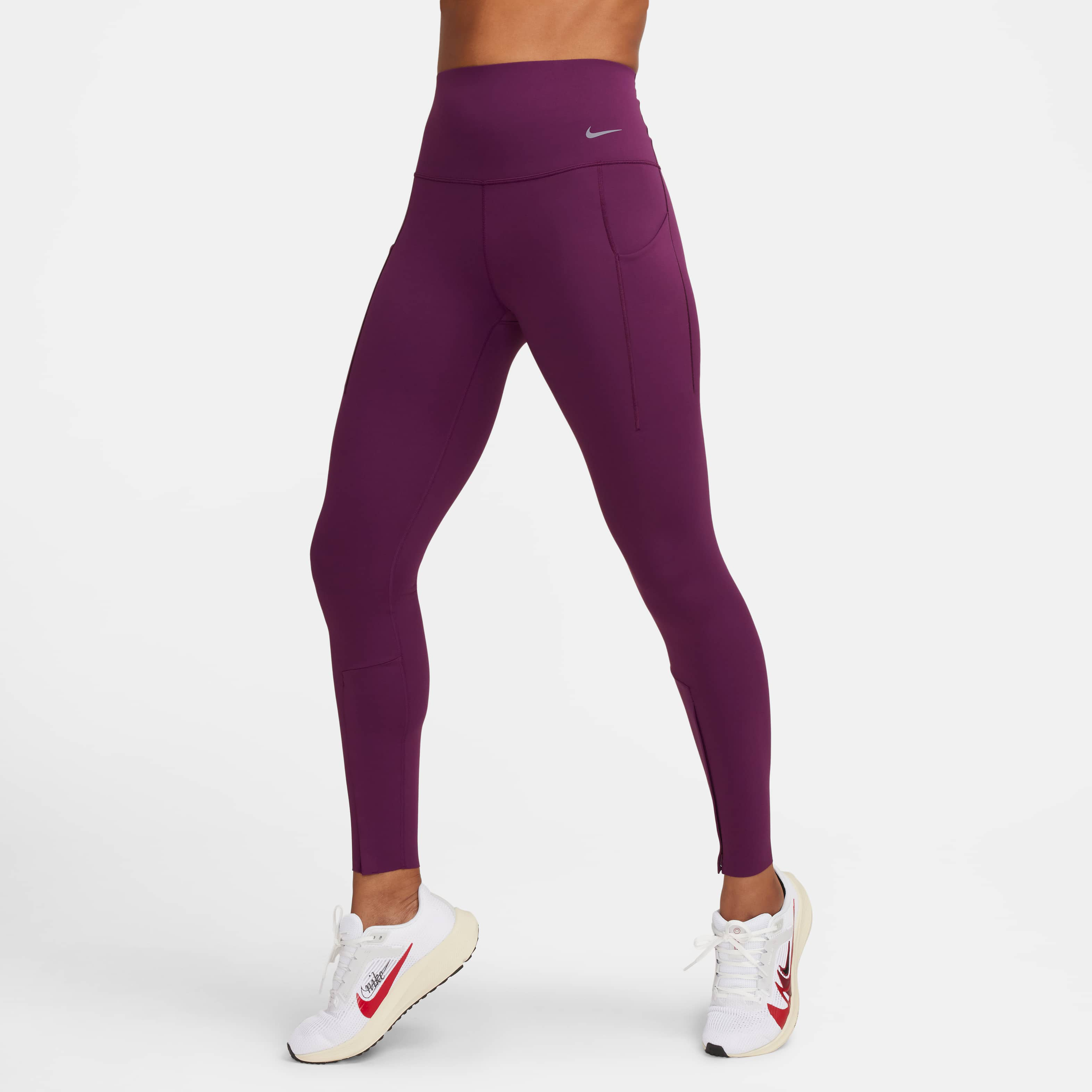 نايكي يونيفيرسا image number 2