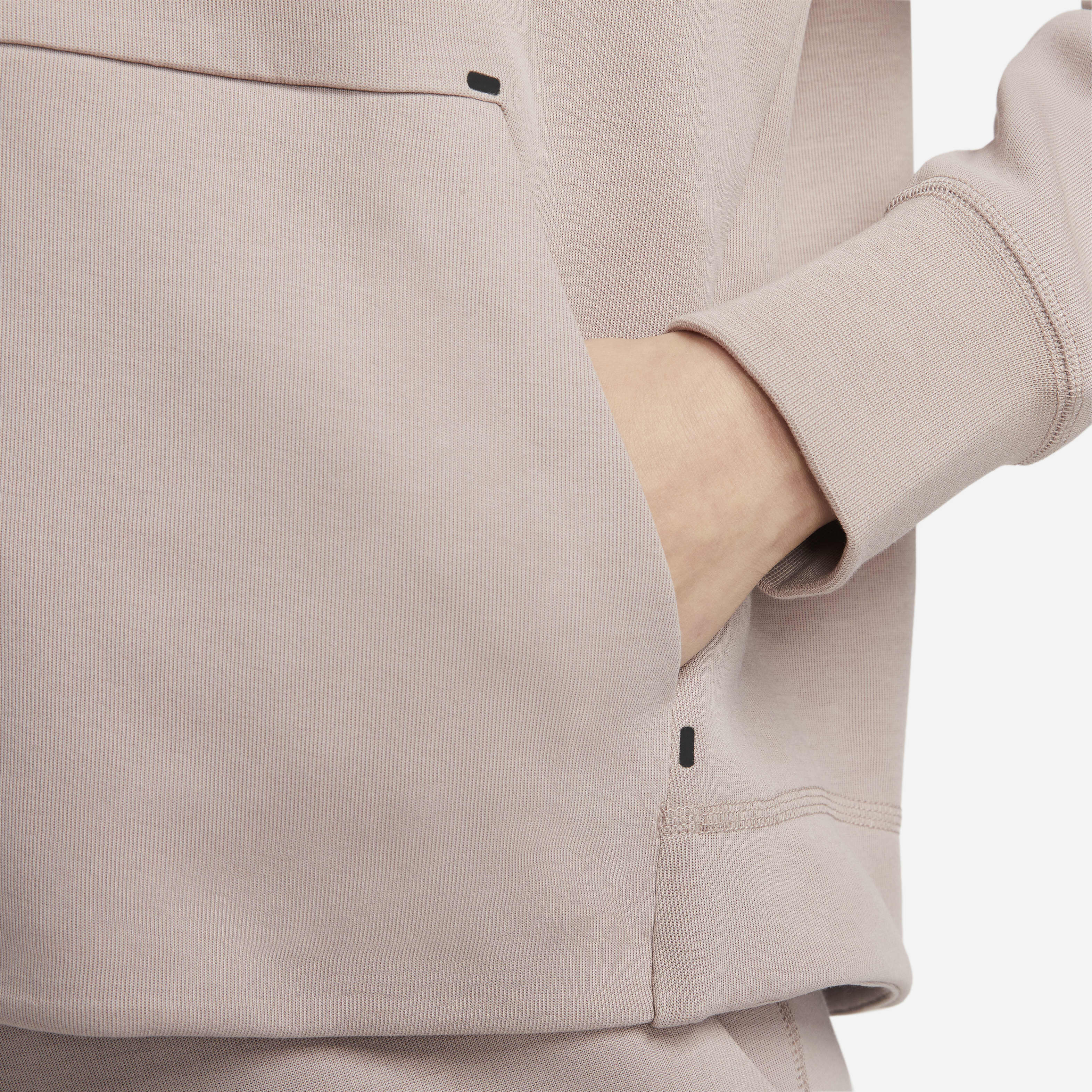 نايكي سبورتسوير تك فليس ويندرانر image number 3