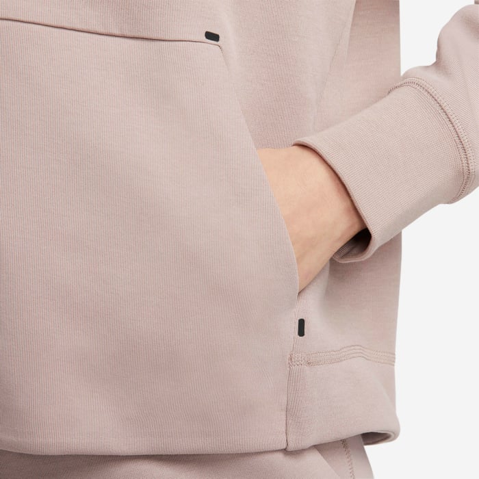 نايكي سبورتسوير تك فليس ويندرانر image number 3 نايكي سبورتسوير تك فليس ويندرانر image number 3