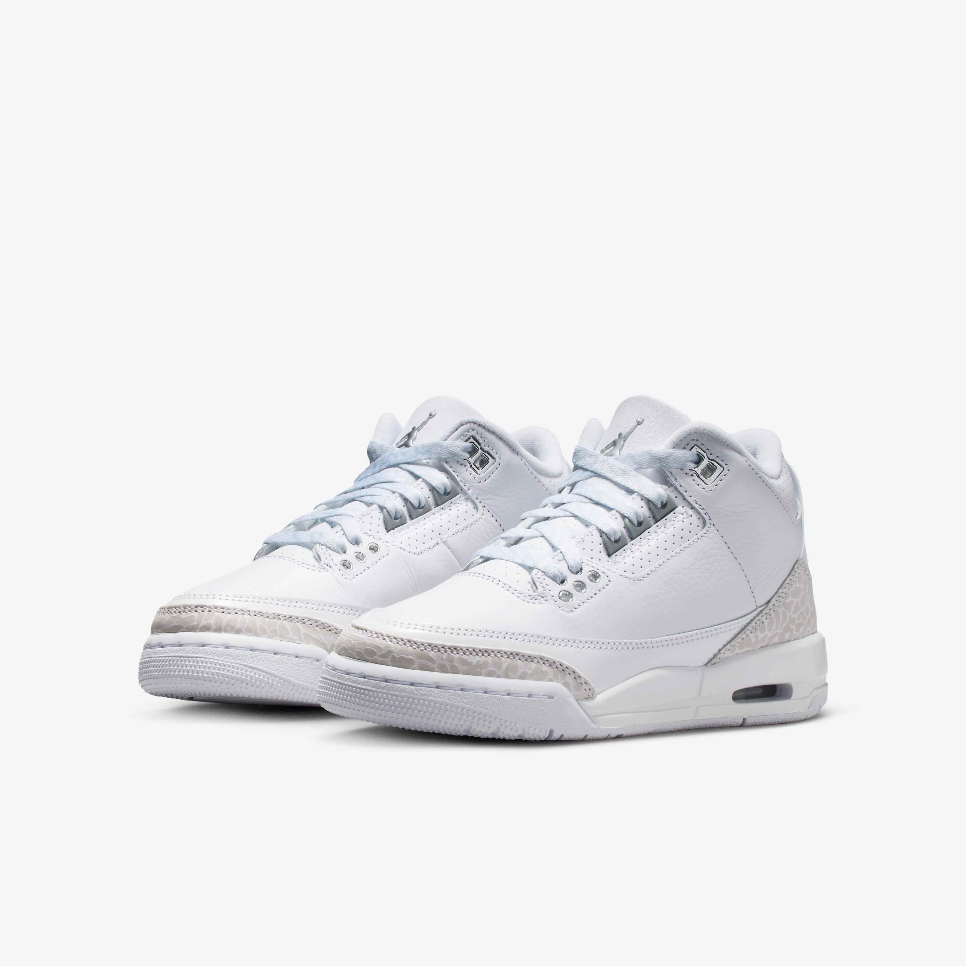 Air Jordan 3 Retro image number 4