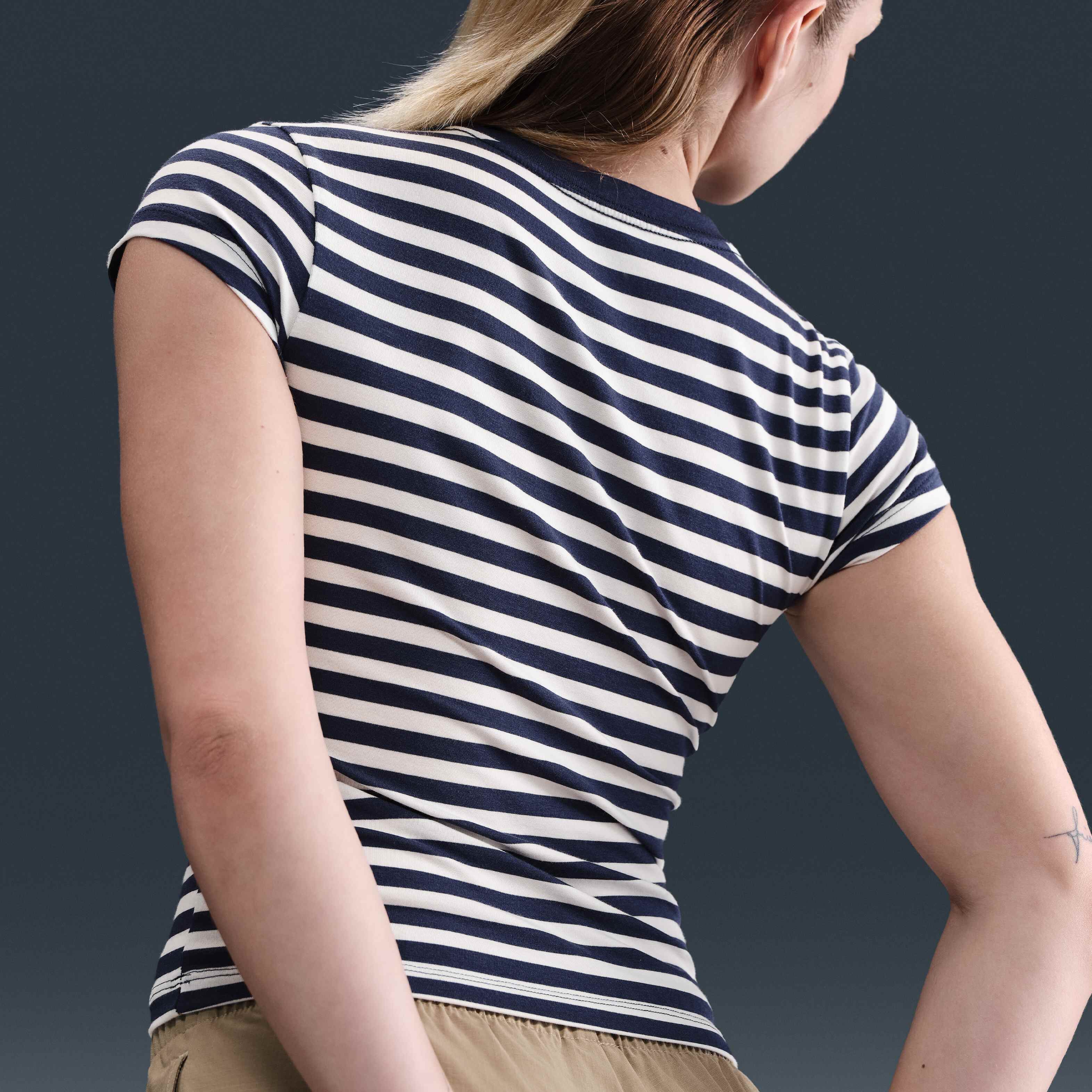 売れ筋商品|||ナイキ Tシャツ レディース トップス BABY TEE  - Print T-shirt - midnight navy/sail Buy Nike Sportswear Women's Tight Striped T-Shirt - Midnight