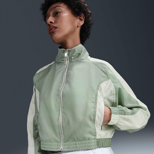 نايكي سبورتسوير