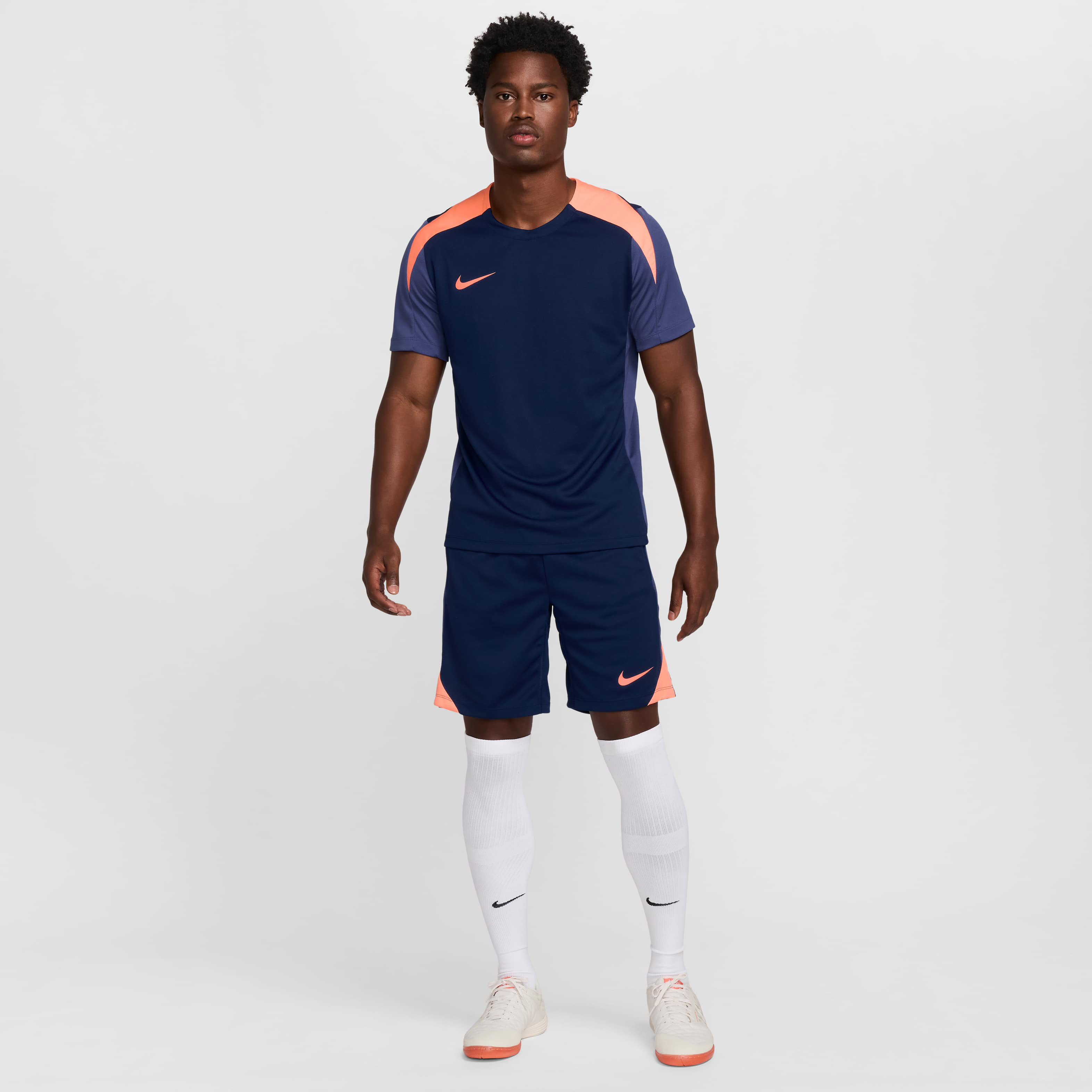 Nike Strike image number 4