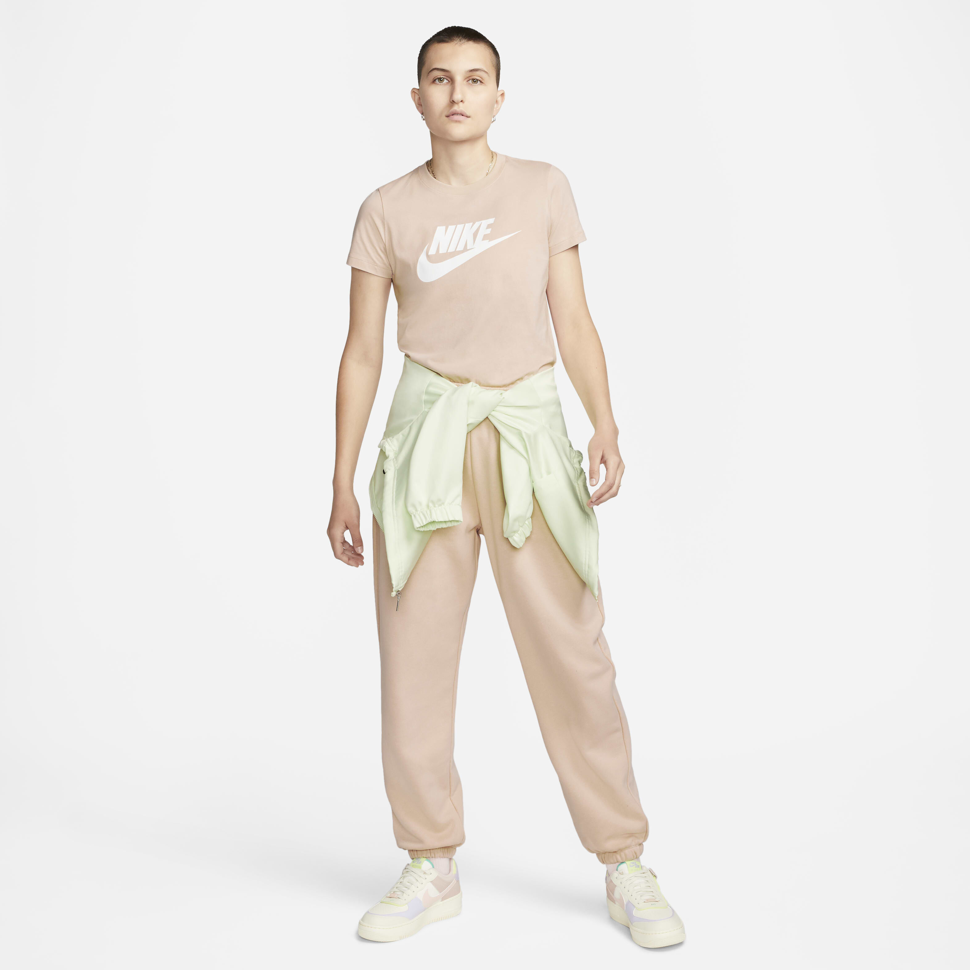 نايكي سبورتسوير ايسنشال image number 3