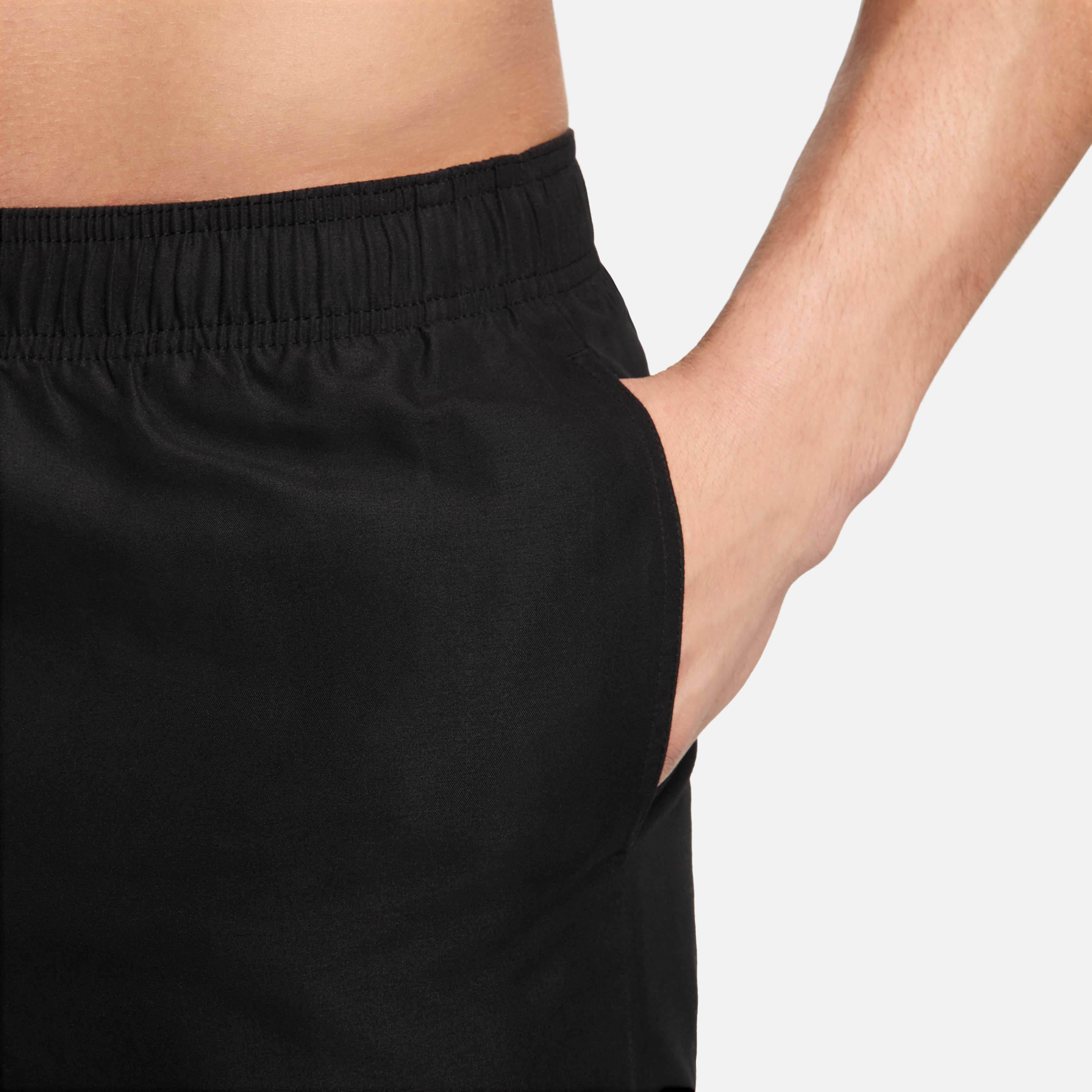 Nike Essential image number 4