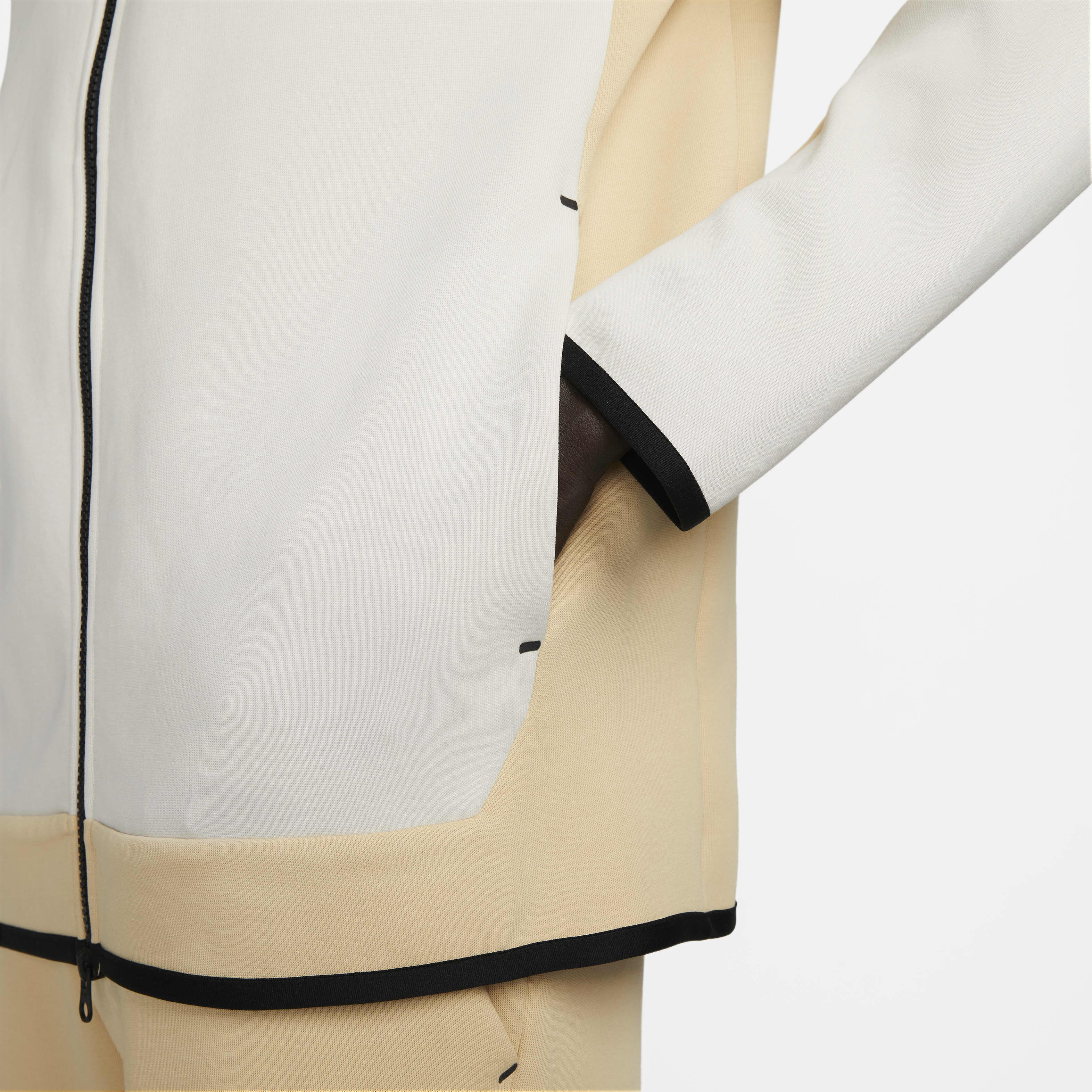 نايكي سبورتسوير تَك فليس image number 3