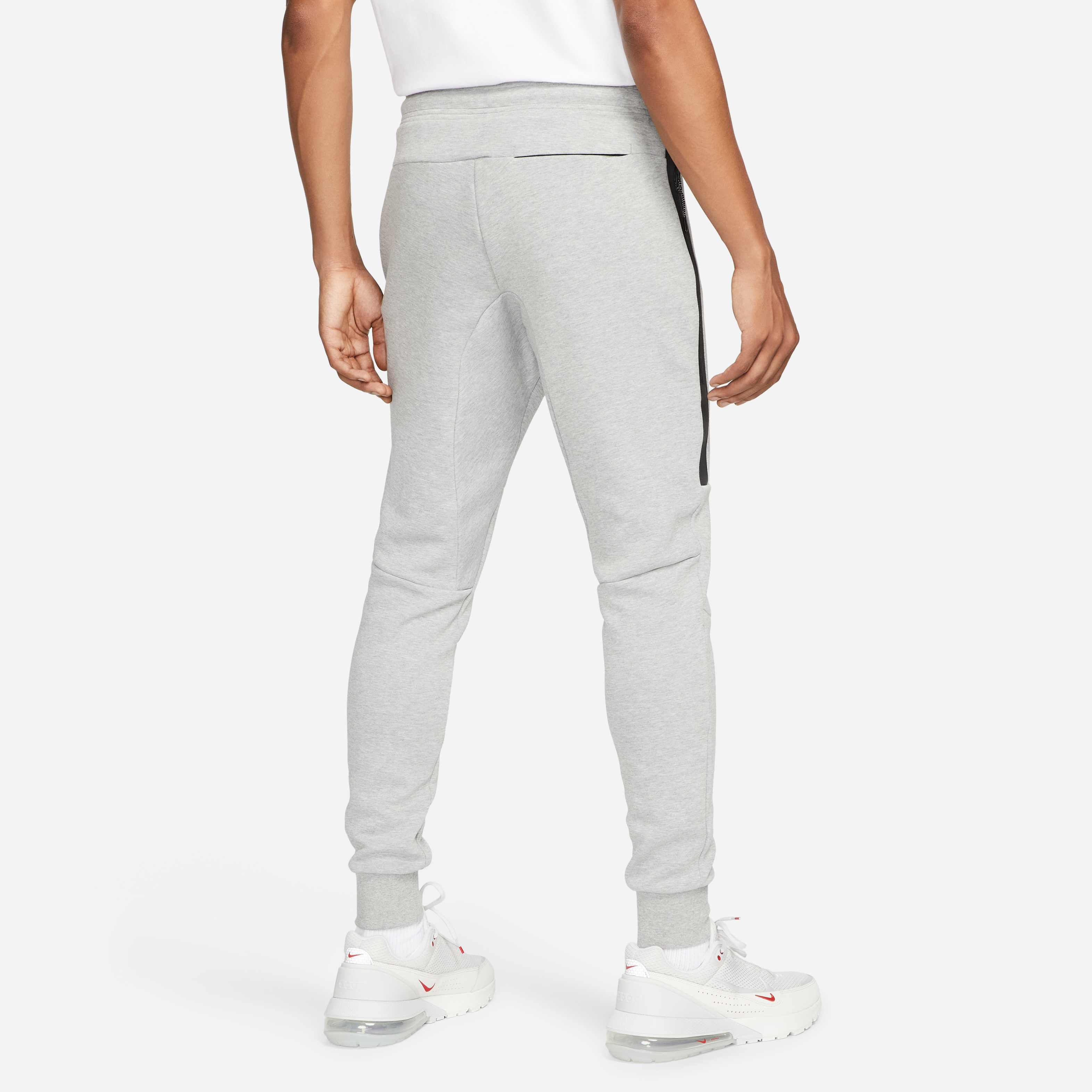 نايكي سبورتسوير تك فليس او جي image number 1