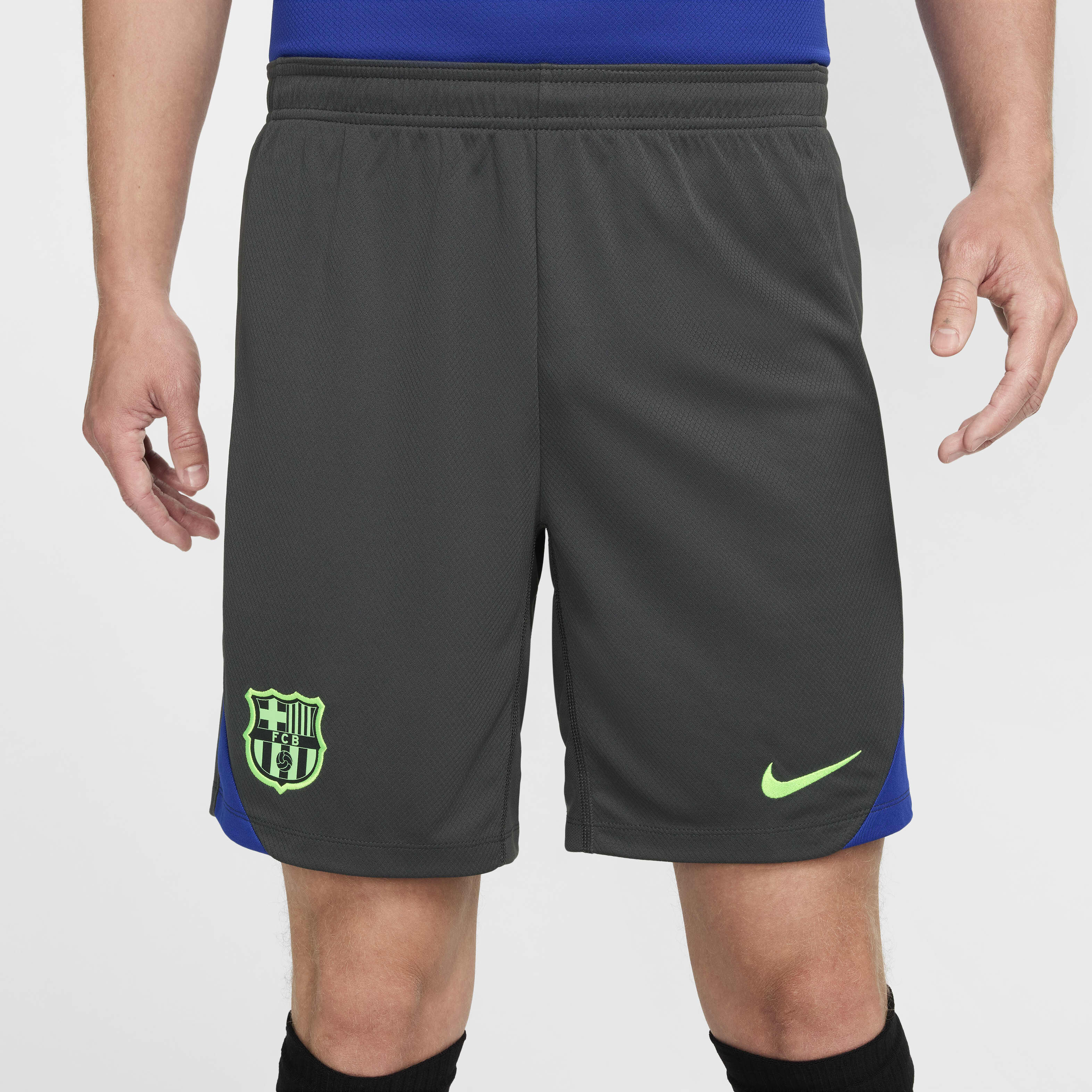 F.C. Barcelona Strike Third image number 1