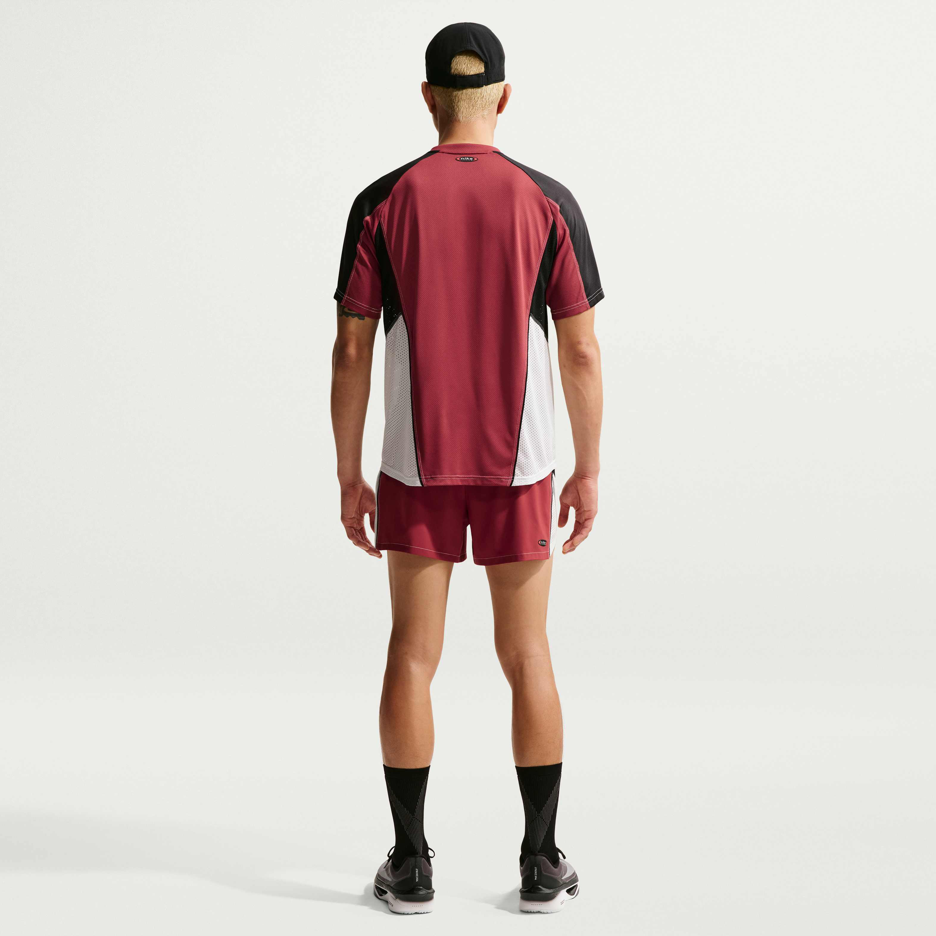 Nike Retro image number 4