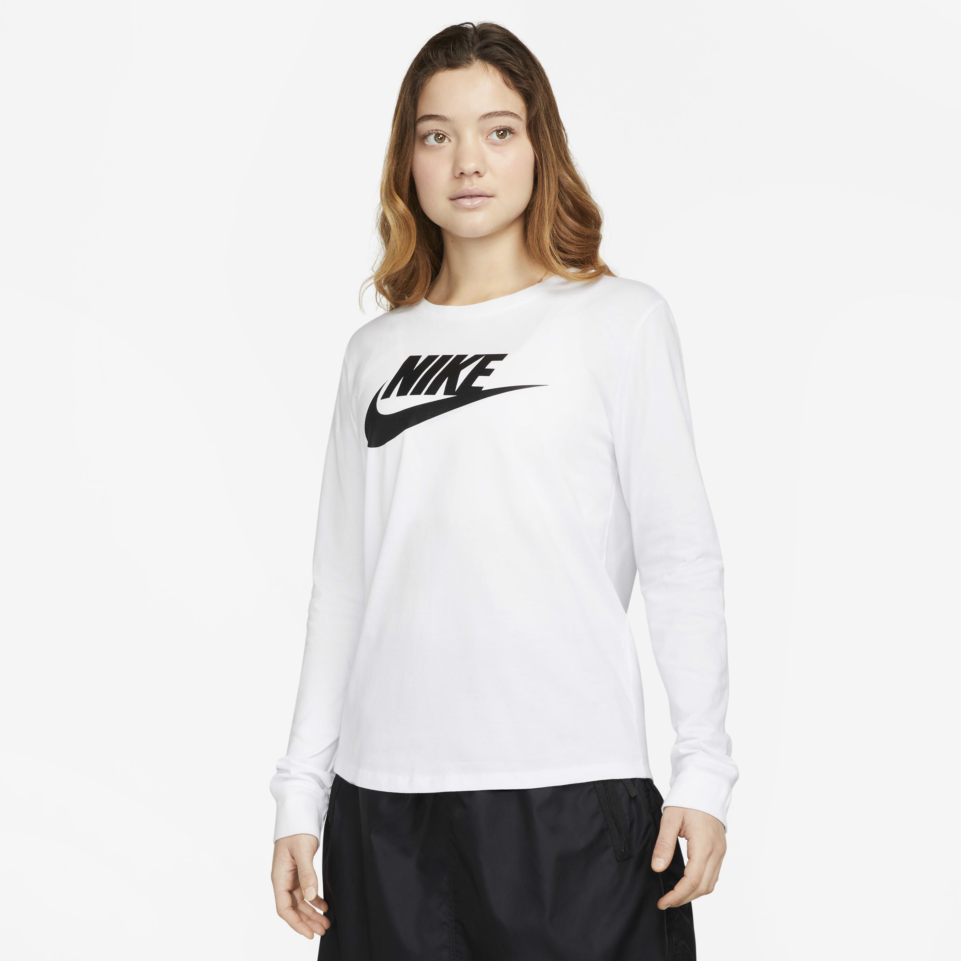Nike Sportswear Essentials image number 0