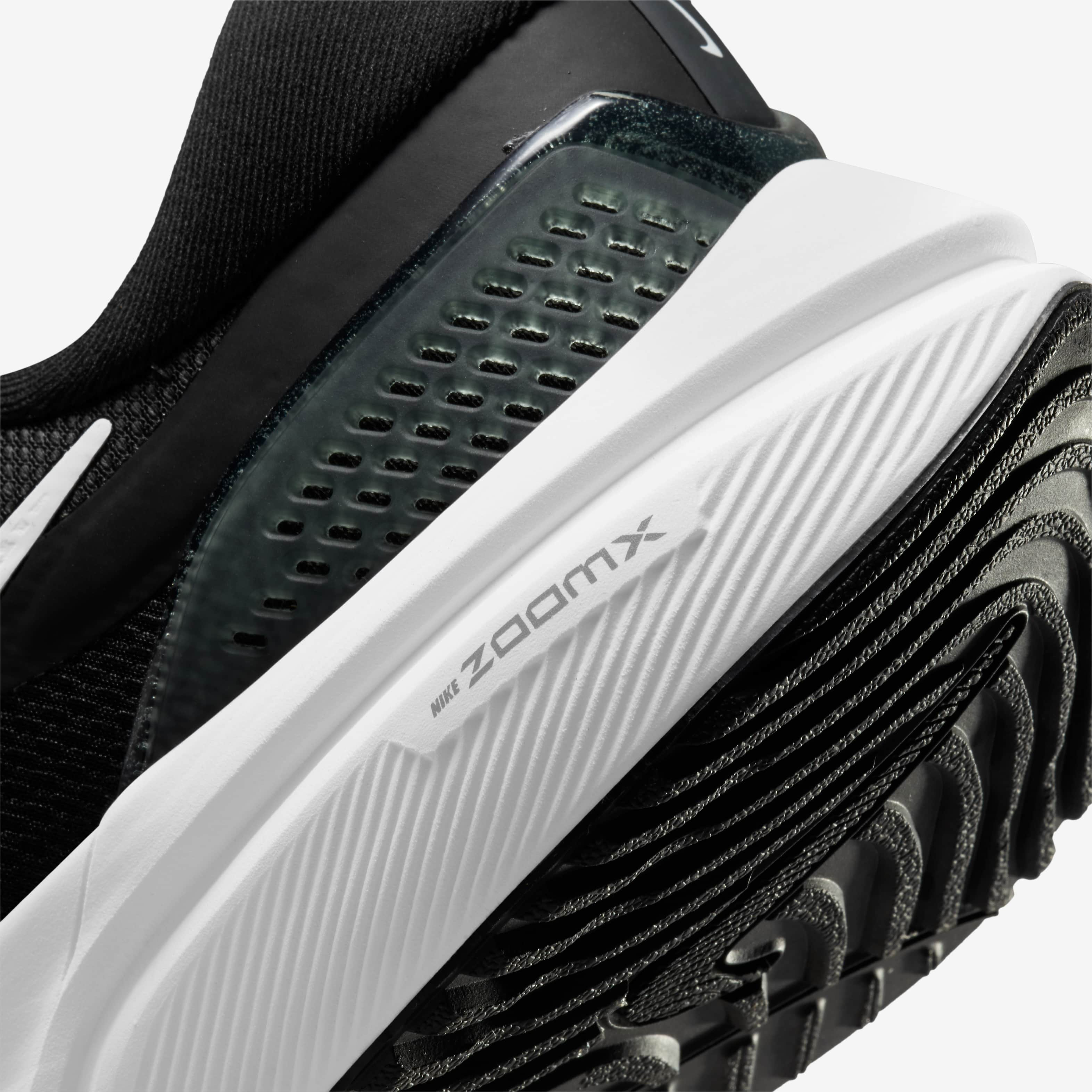 حذاء اير زوم فوميرو 16 image number 7