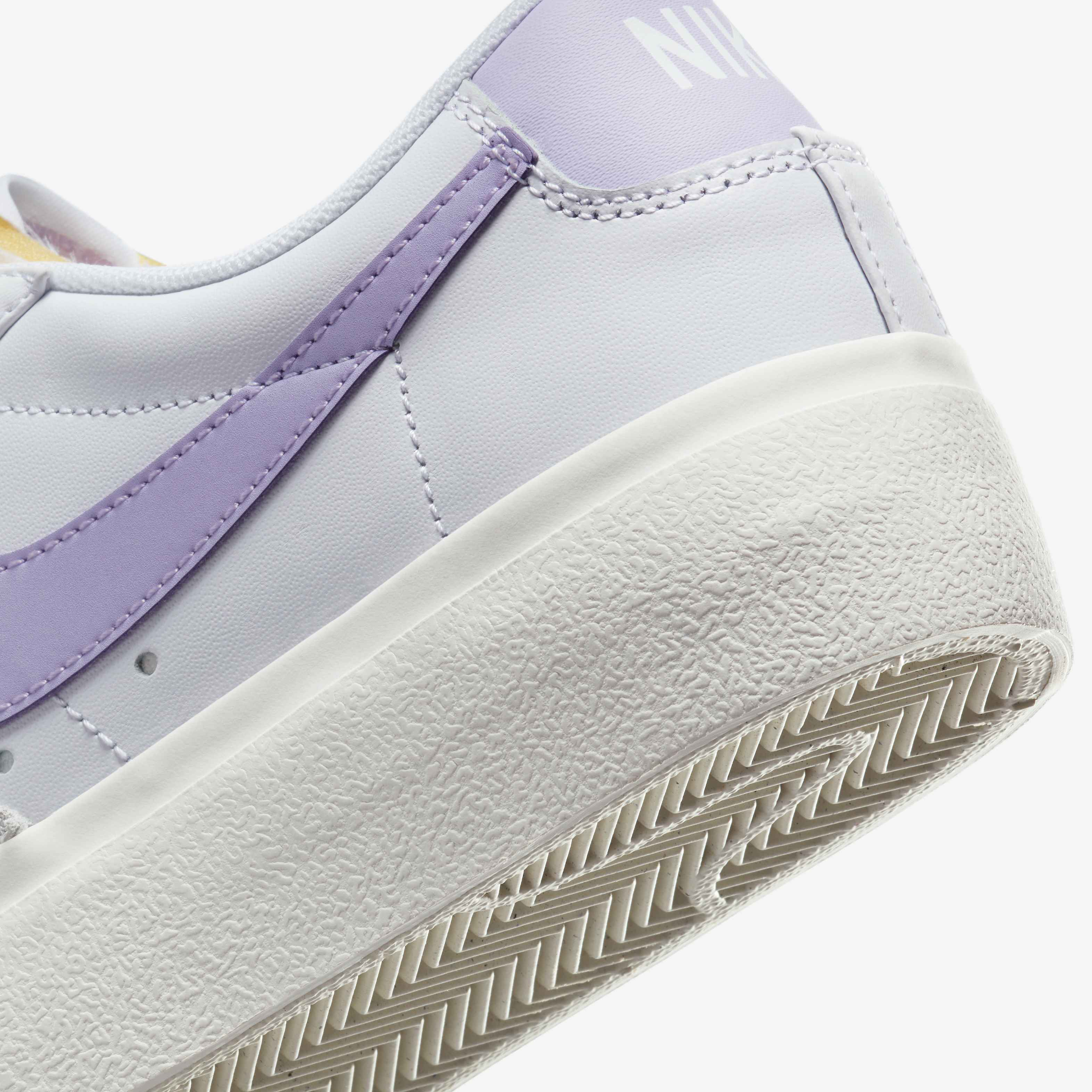 Nike Blazer Low Platform image number 8