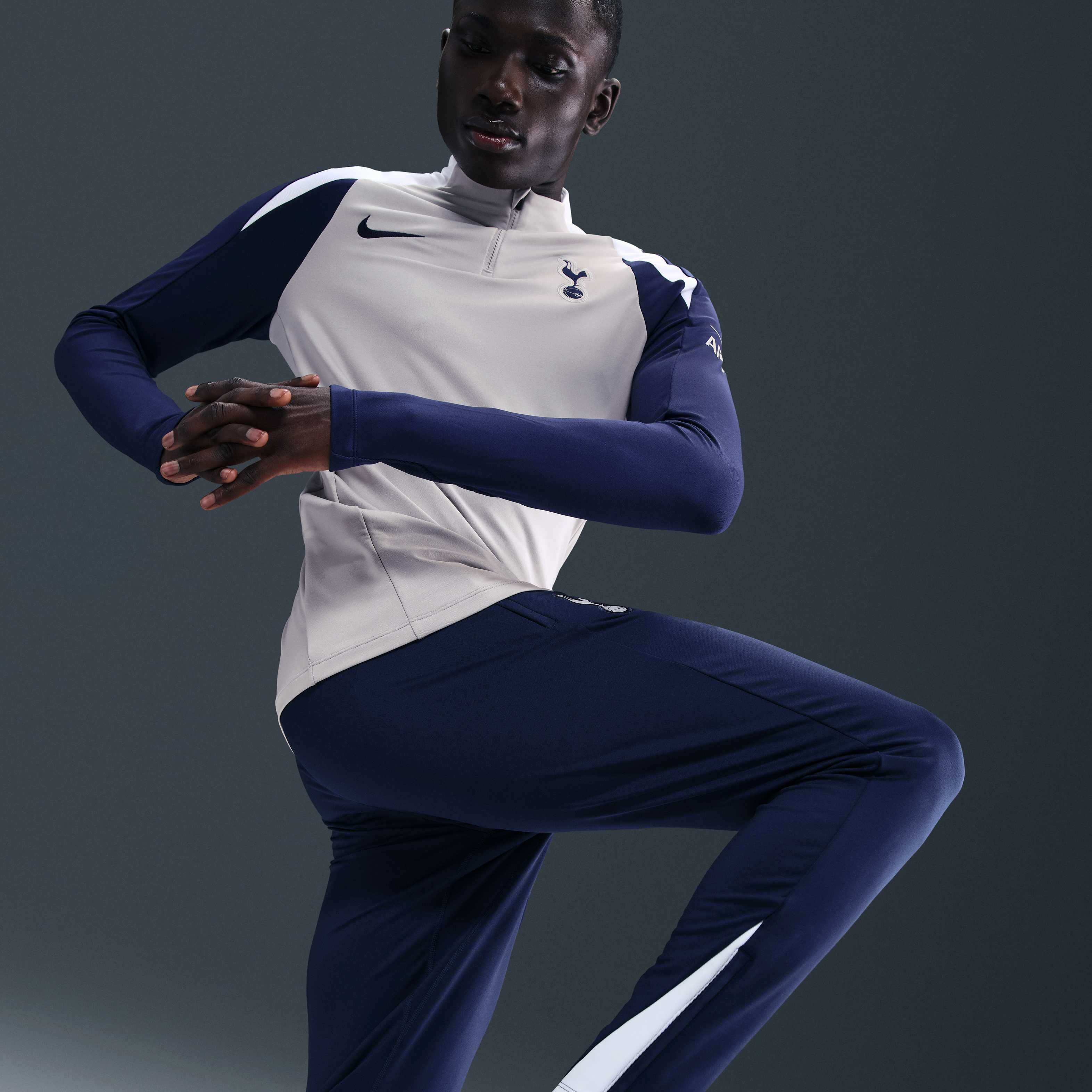 Tottenham Hotspur Strike image number 4