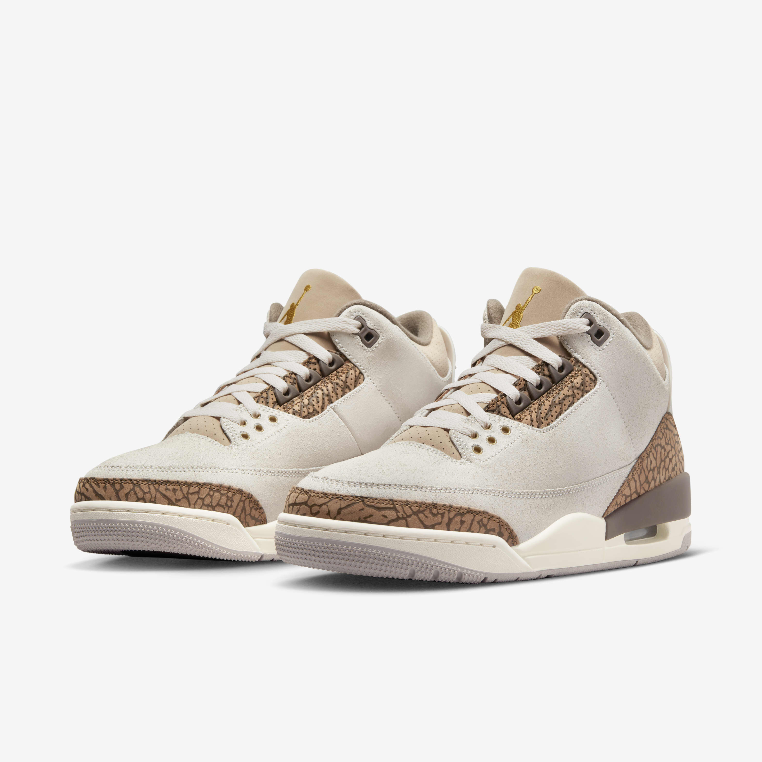 Air Jordan 3 Retro image number 4