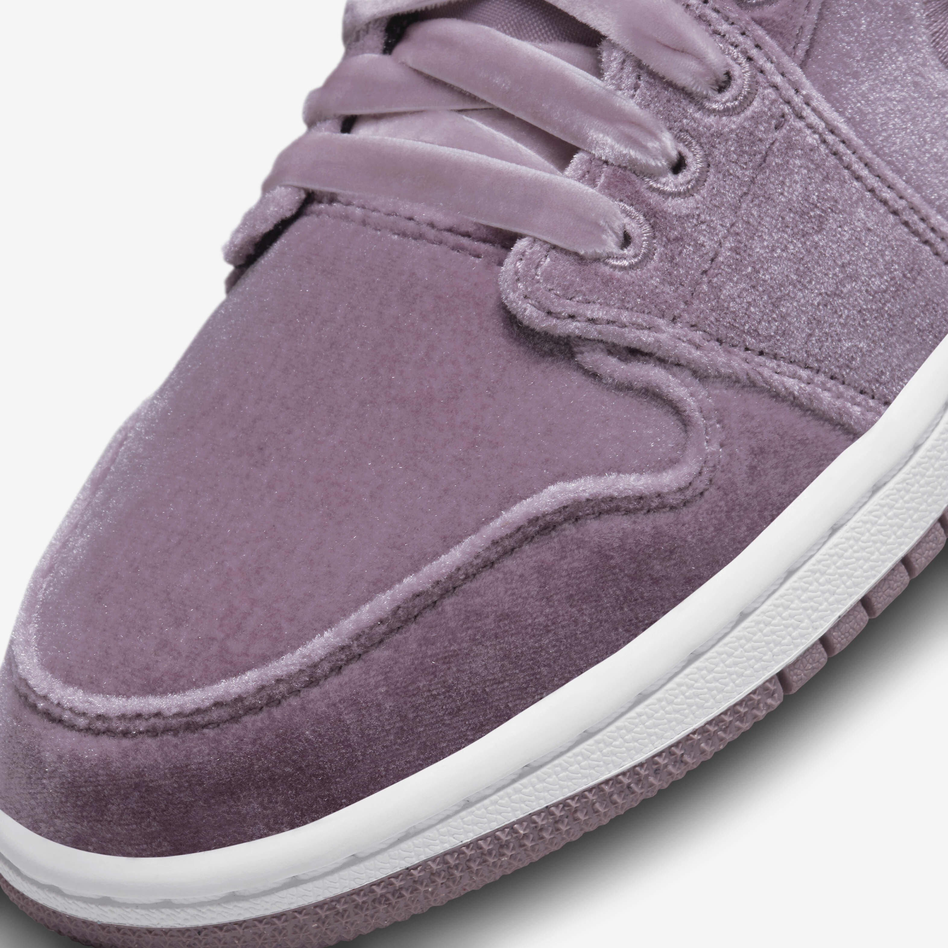Air Jordan 1 Mid SE image number 6