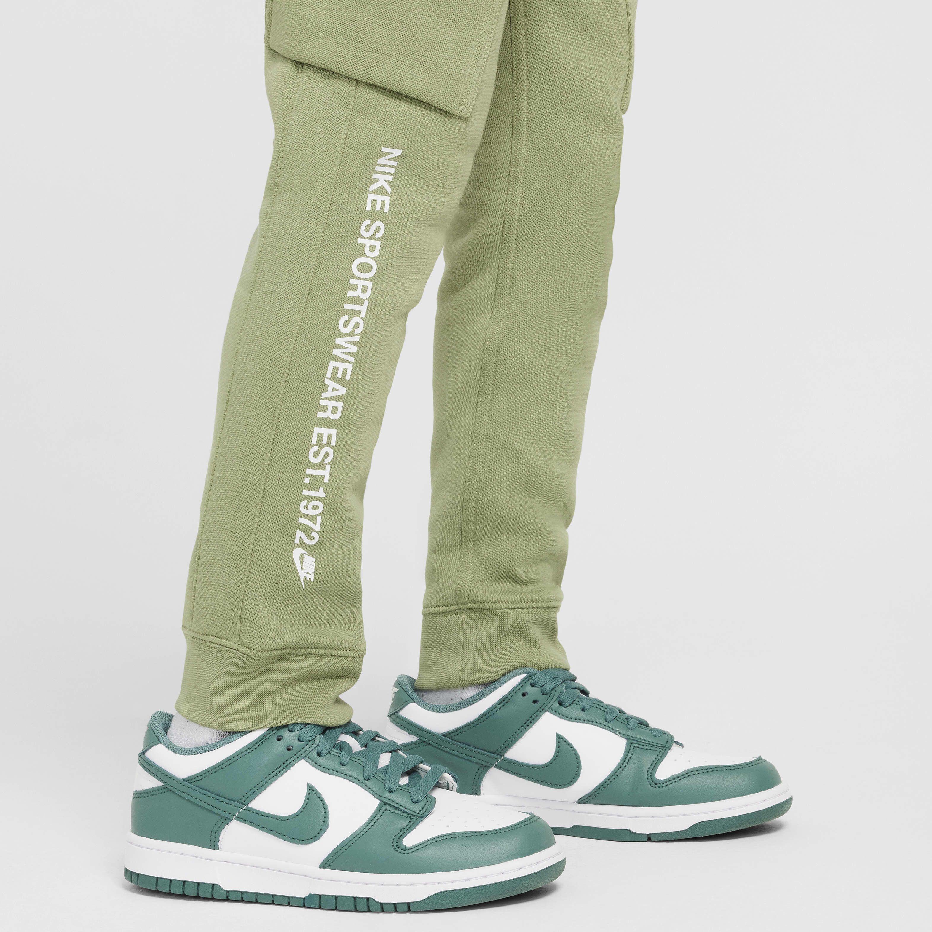 Nike Sportswear Standard Issue image number 4